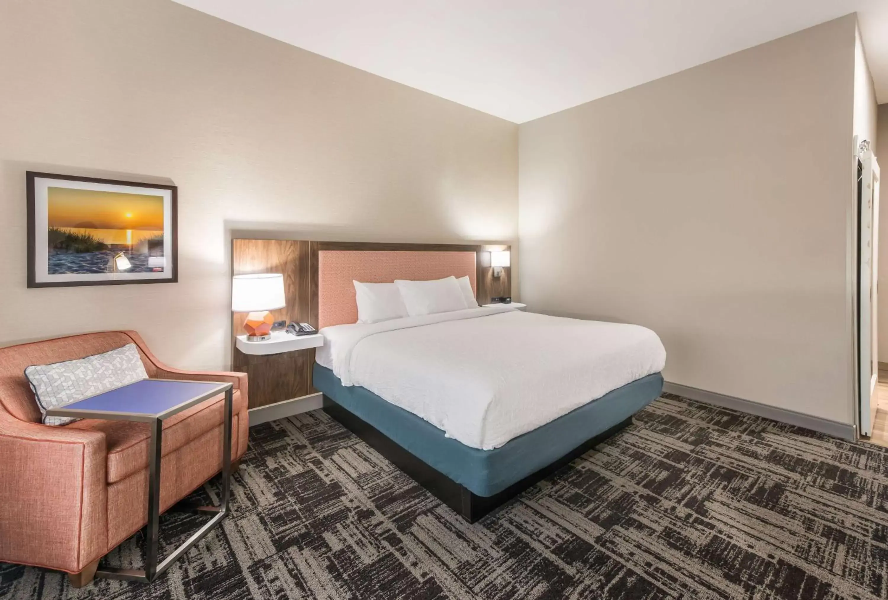 Living room, Bed in Hampton Inn & Suites Benton Harbor, MI