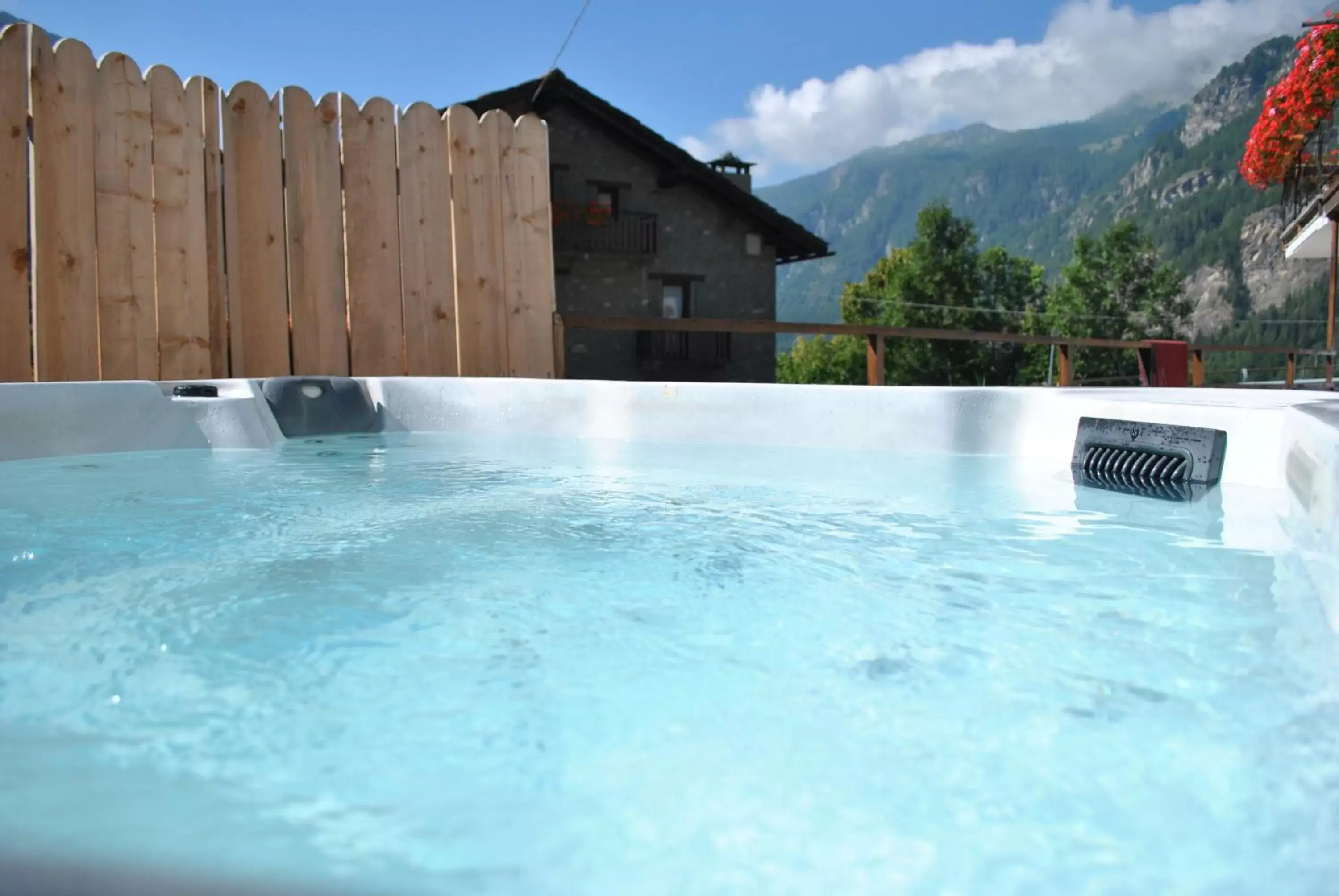 Swimming Pool in Hotell Millefiori- Alpine Event Lodge