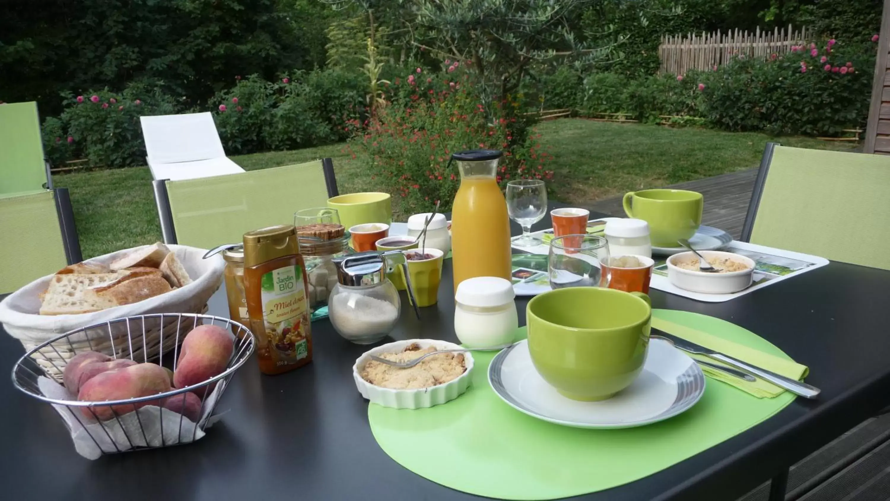 Other, Breakfast in Le Jardin aux Oiseaux