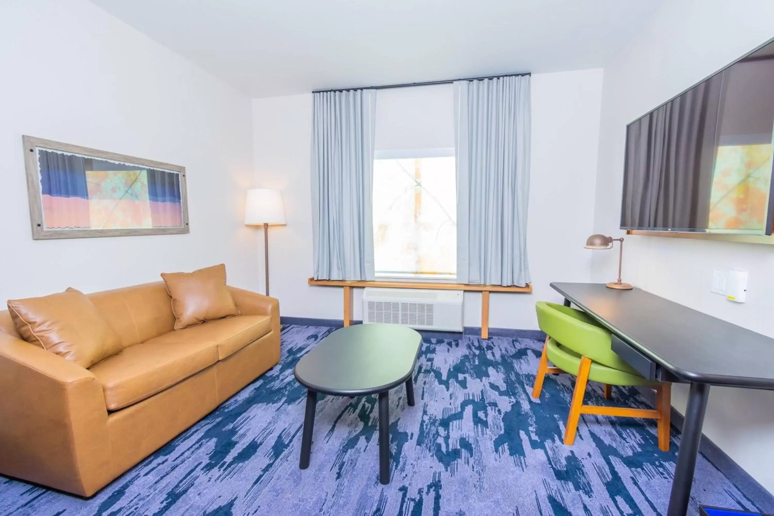 Bedroom, Seating Area in Fairfield Inn & Suites by Marriott Houston League City