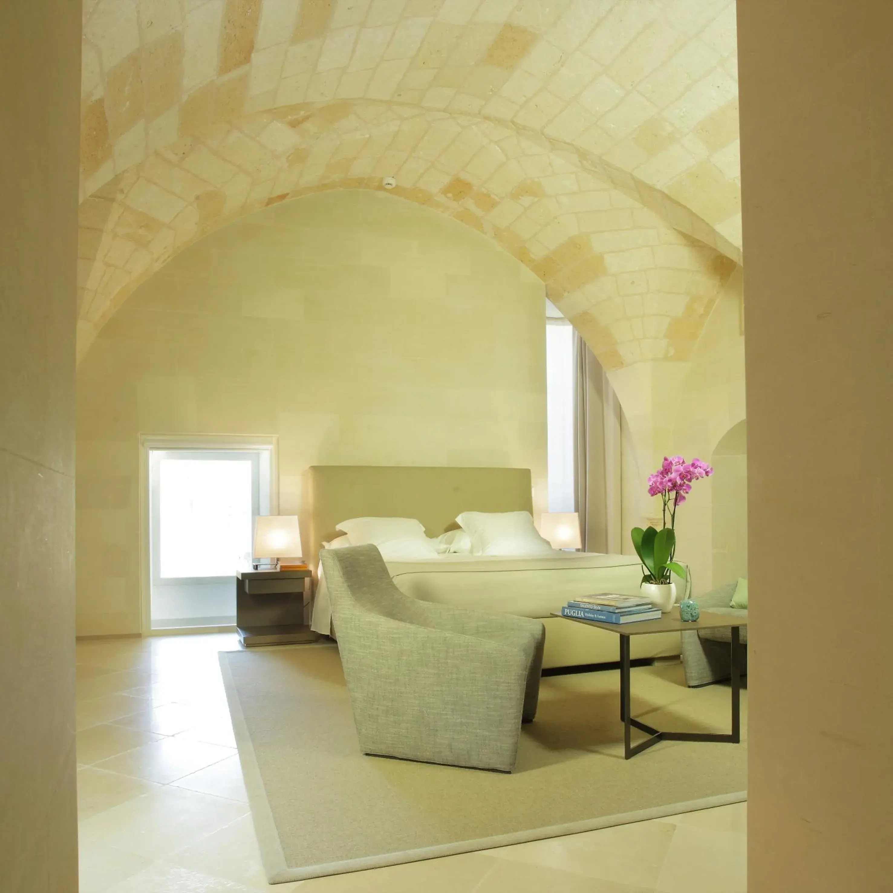 Shower, Bed in La Fiermontina - luxury home hotel