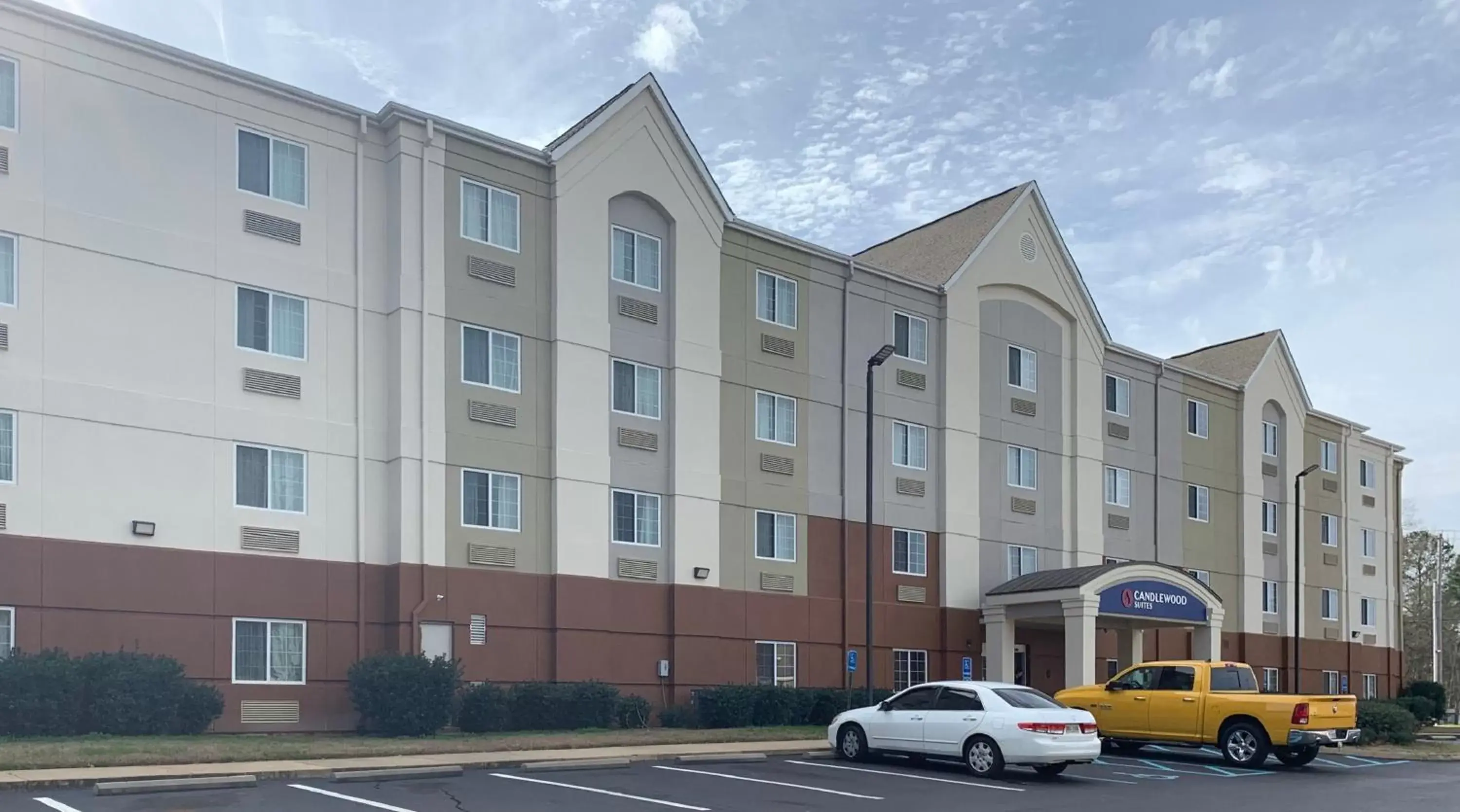 Property Building in Candlewood Suites Pearl, an IHG Hotel