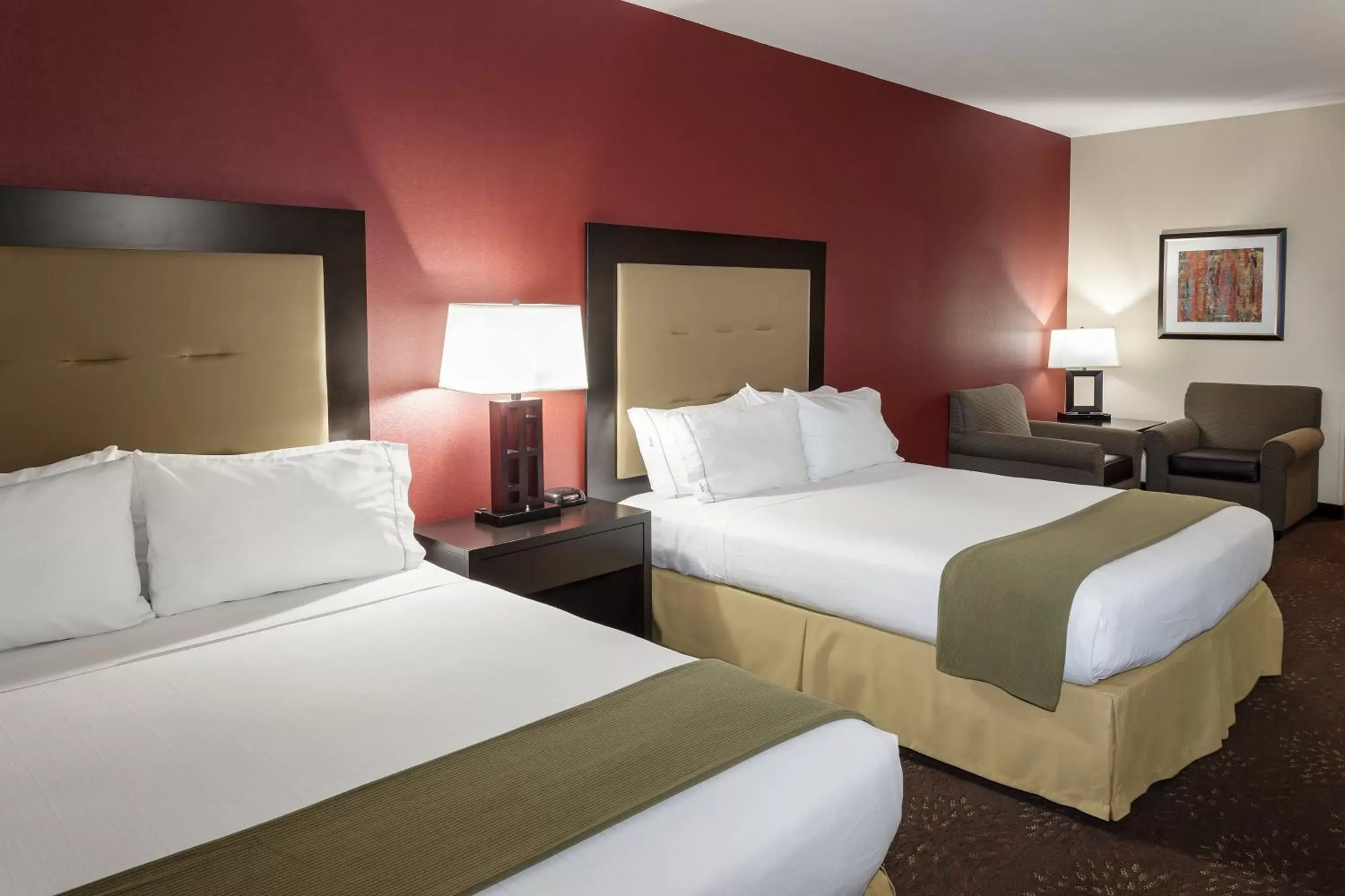 Photo of the whole room, Bed in Holiday Inn Express Anchorage, an IHG Hotel