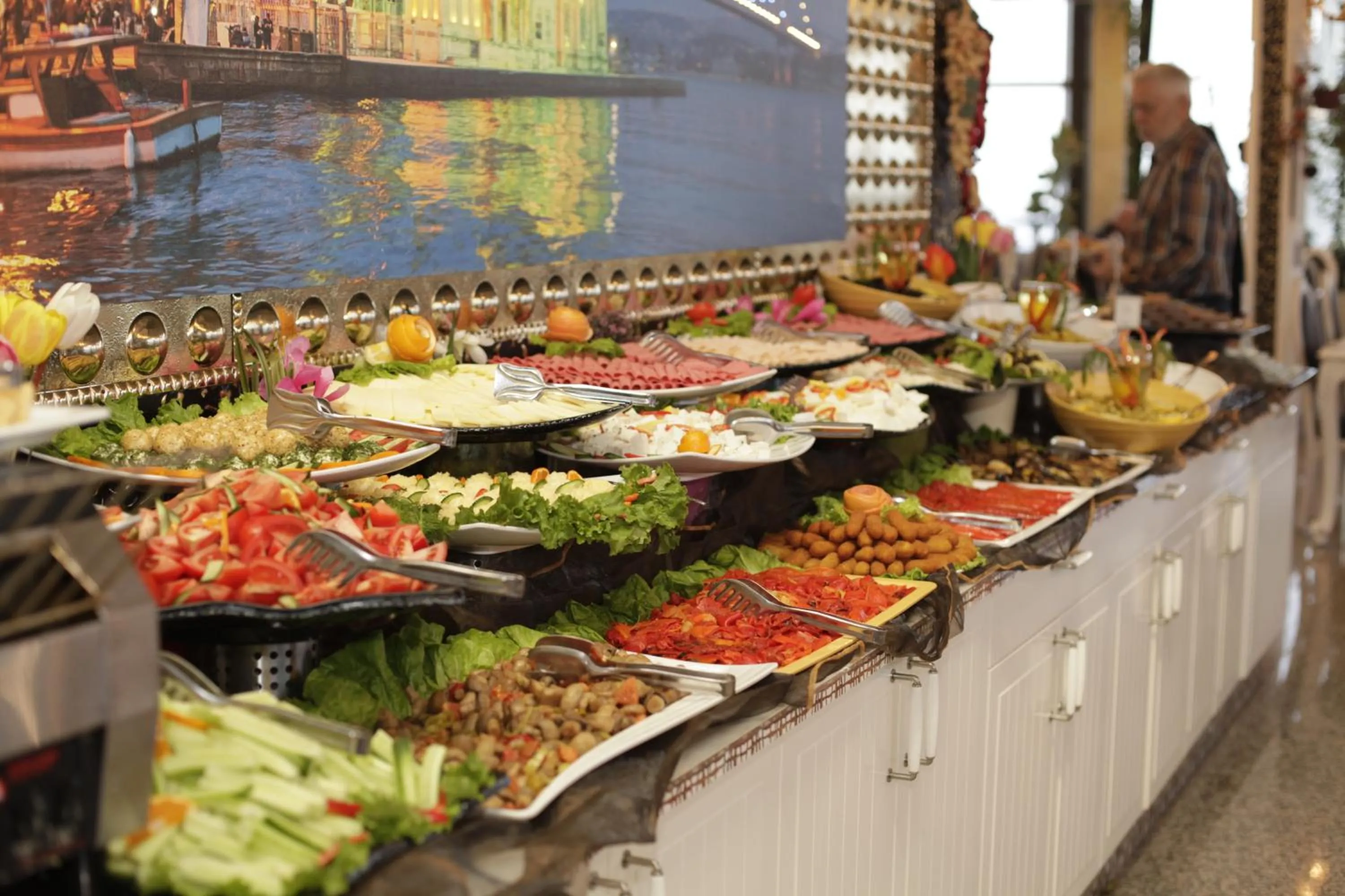 Restaurant/places to eat in Marmaray Hotel