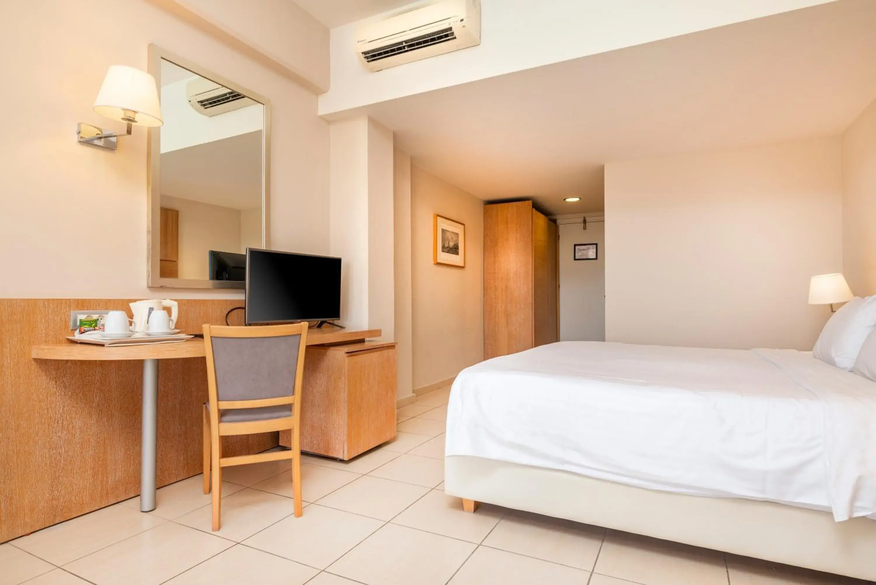 Bedroom, Bed in D'Andrea Mare Beach Hotel