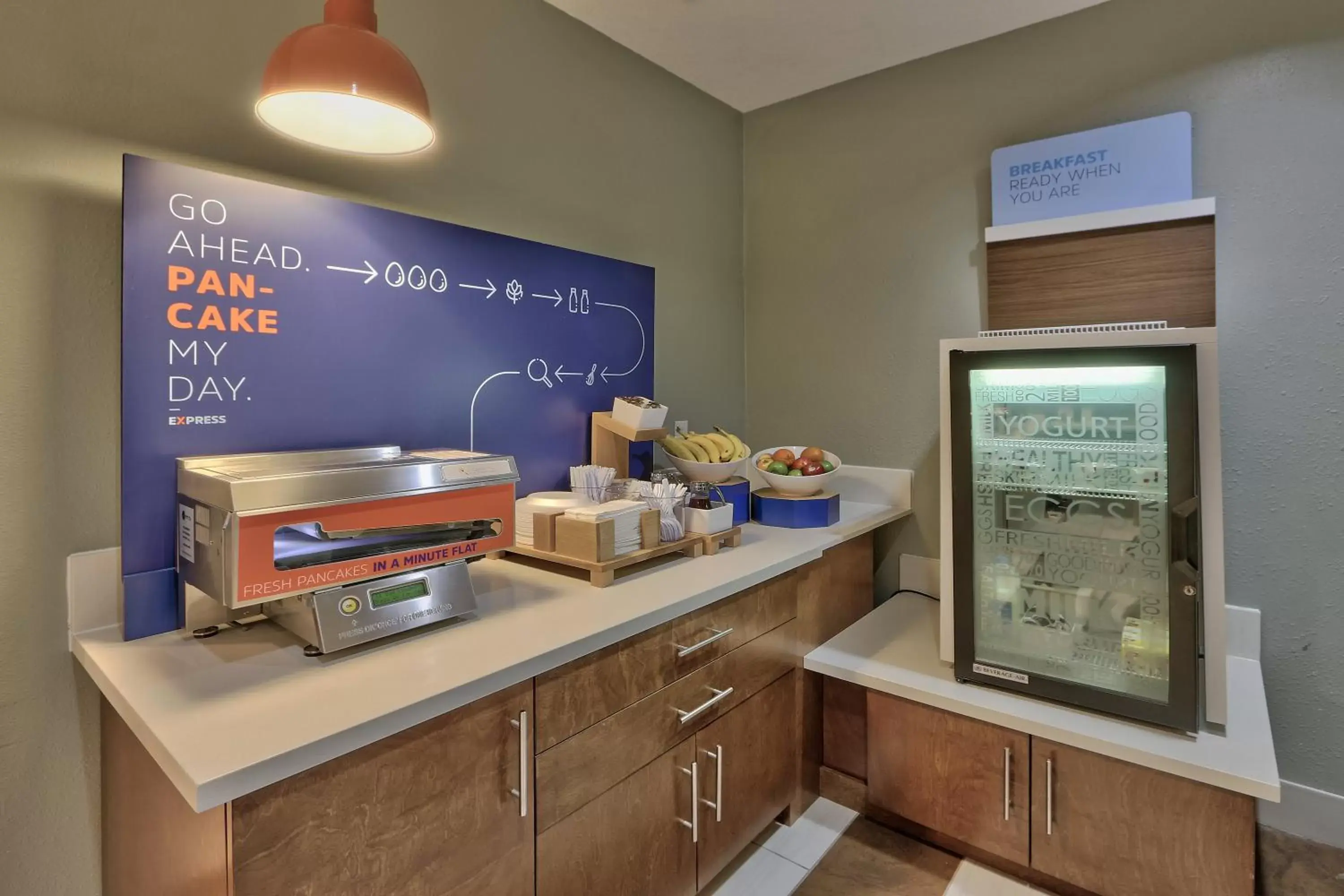 Breakfast in Holiday Inn Express Hotel & Suites Albuquerque - North Balloon Fiesta Park by IHG Breakfast in Holiday Inn Express Hotel & Suites Albuquerque - North Balloon Fiesta Park by IHG