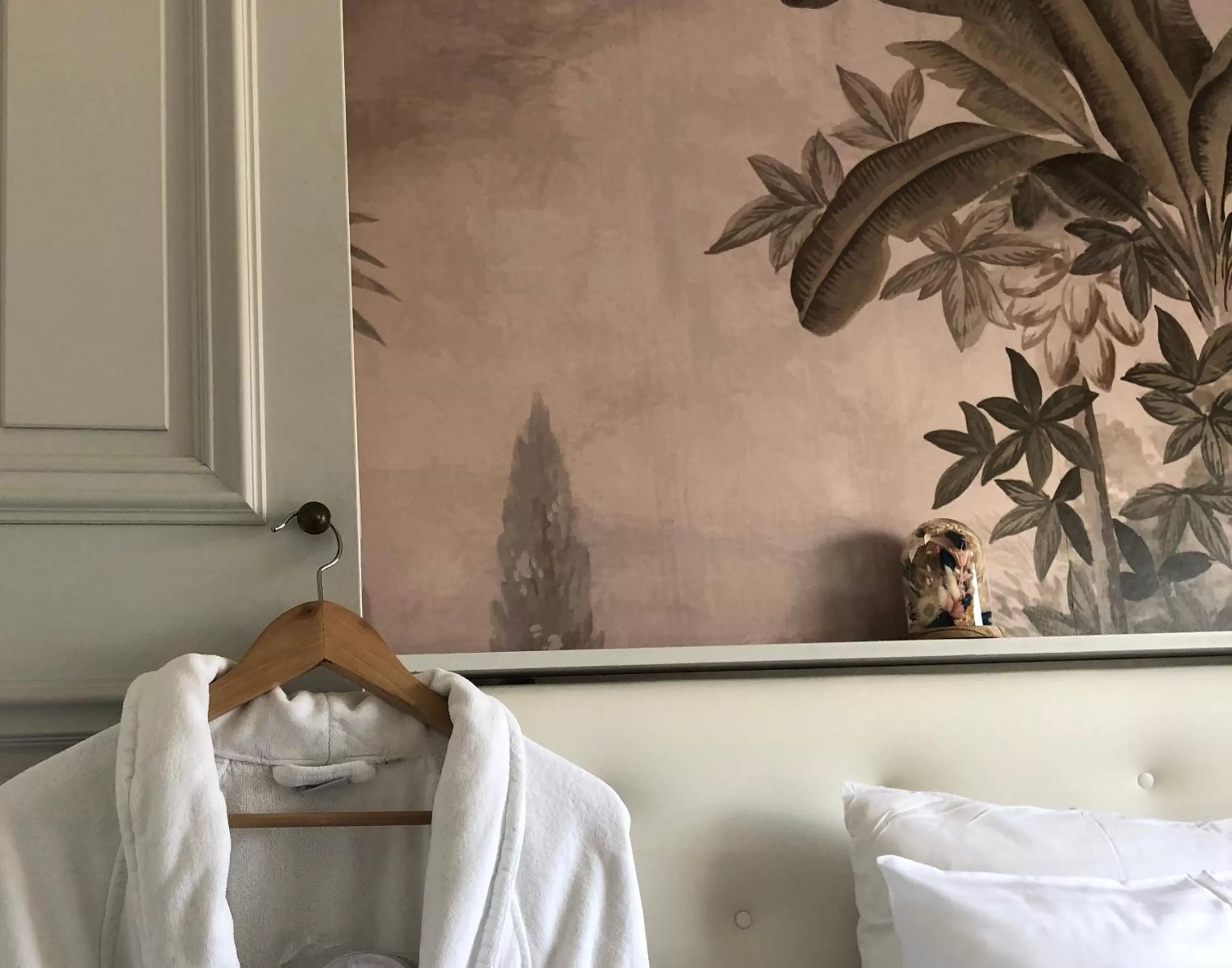 wardrobe in Hotel Taylor