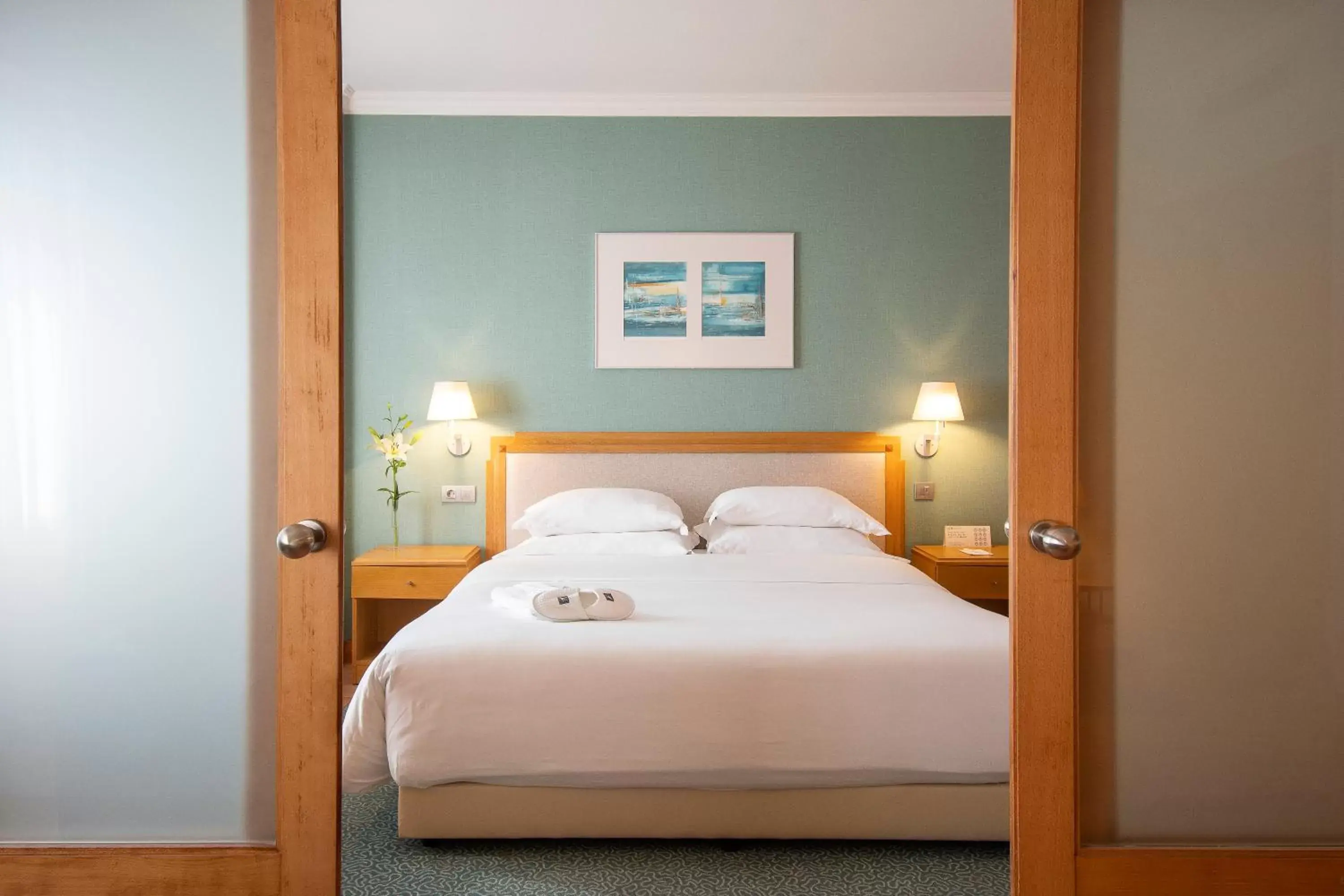 Bedroom, Bed in SANA Metropolitan Hotel