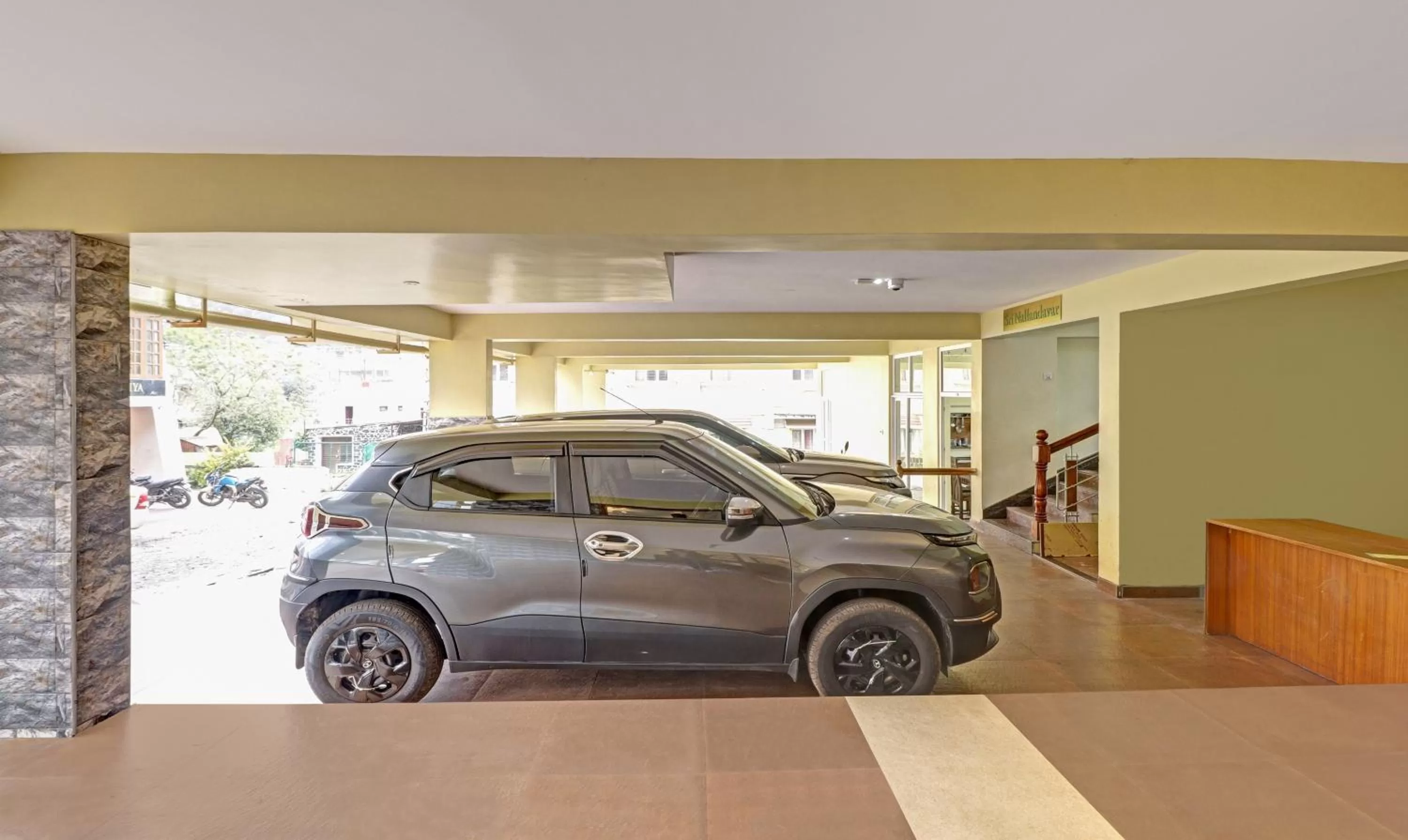 Parking in Treebo Aall Season