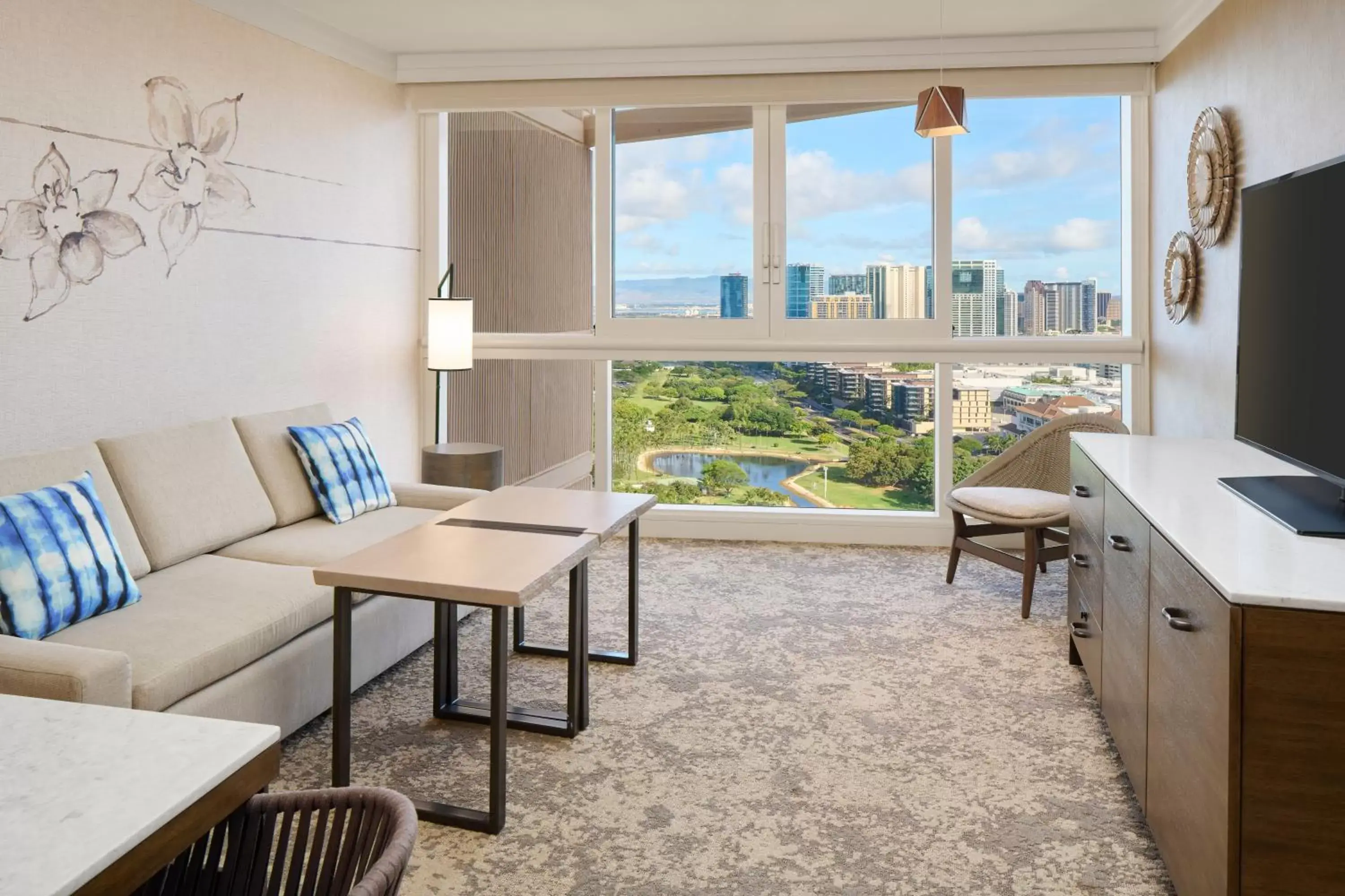 Ocean View Suite 1 Bedroom - King in Prince Waikiki Ocean View Suite 1 Bedroom - King in Prince Waikiki