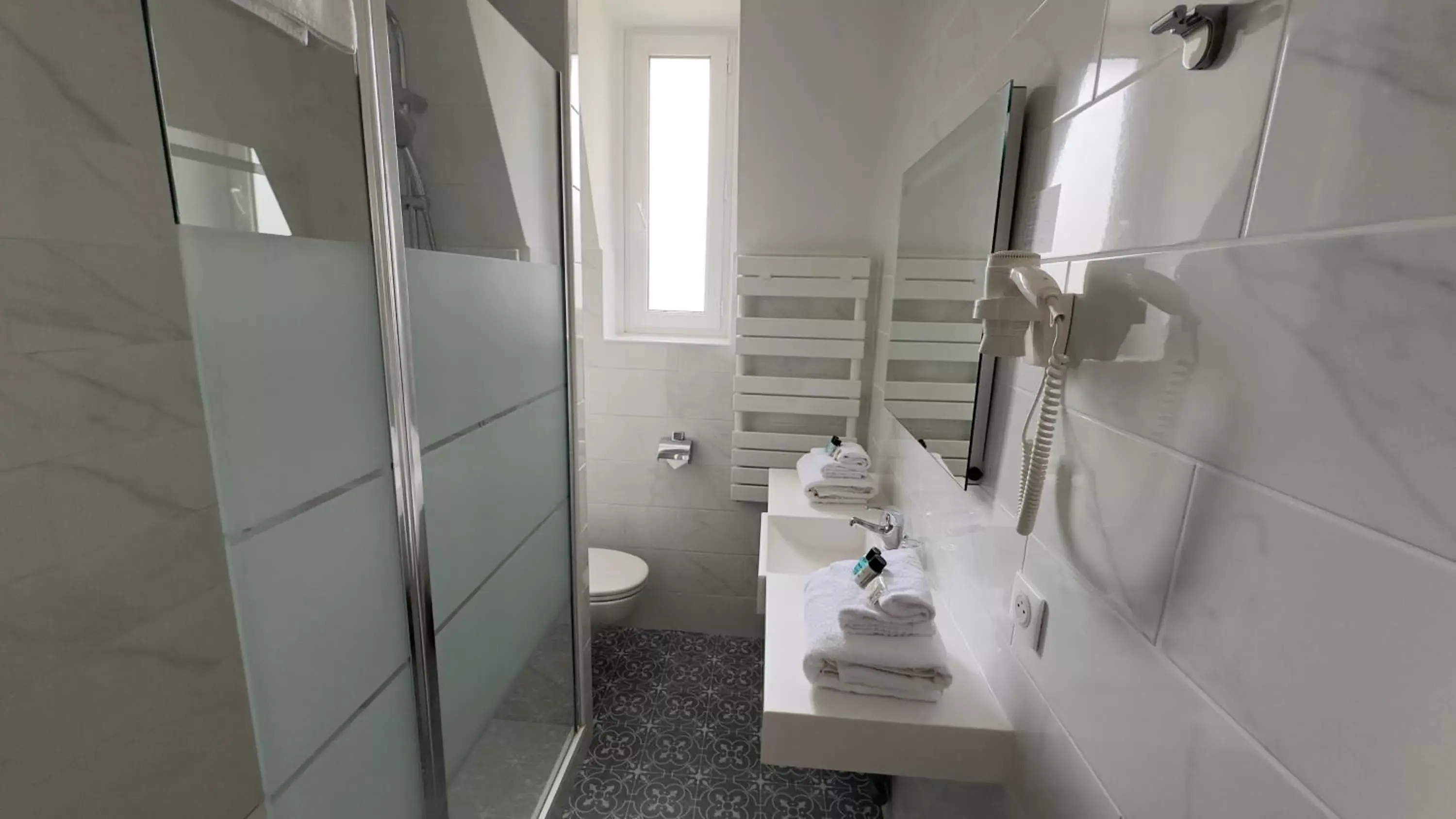 Bathroom in L'Hotel De L'Esperance