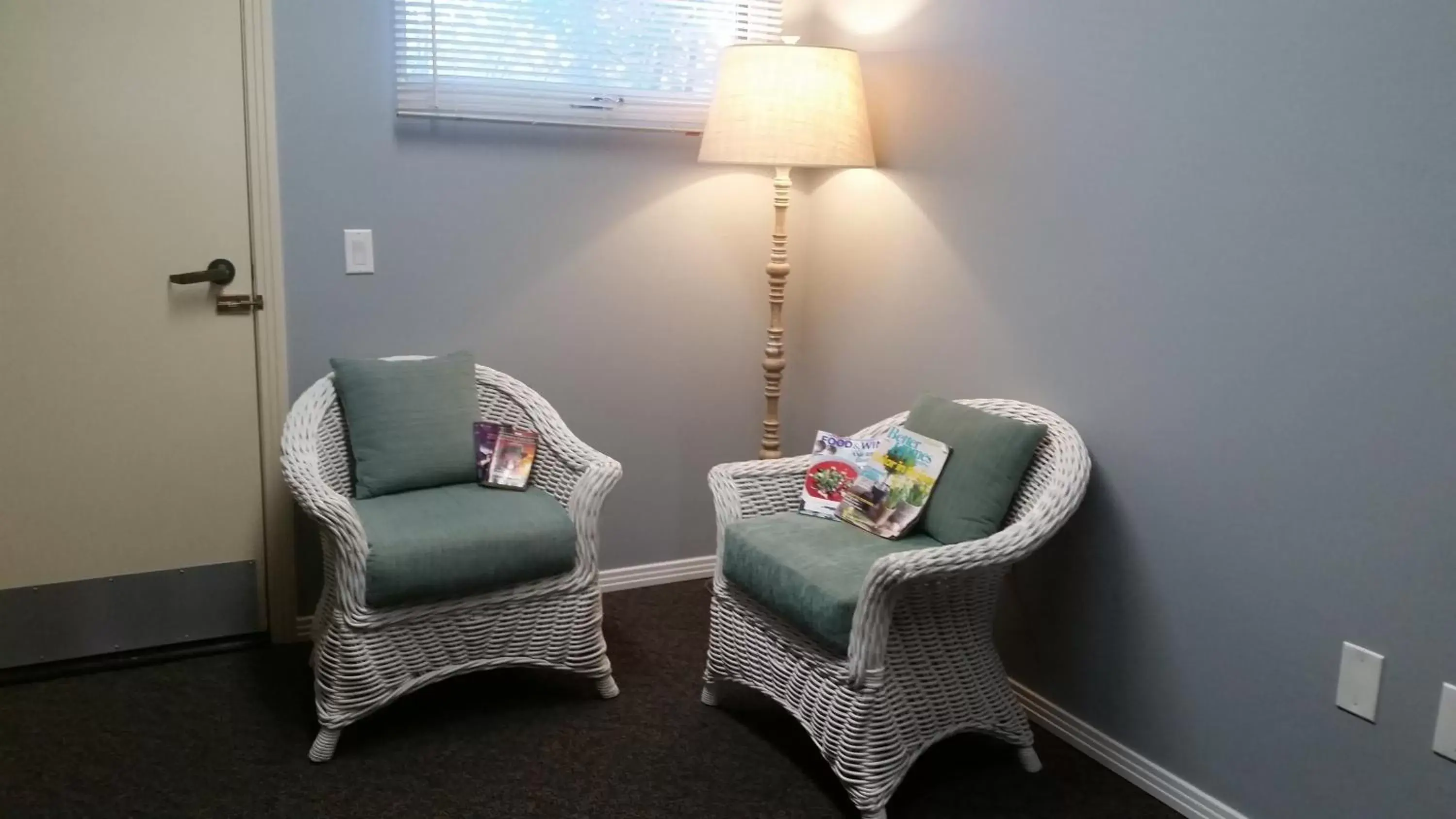 Library, Seating Area in Tamarack Beach Hotel