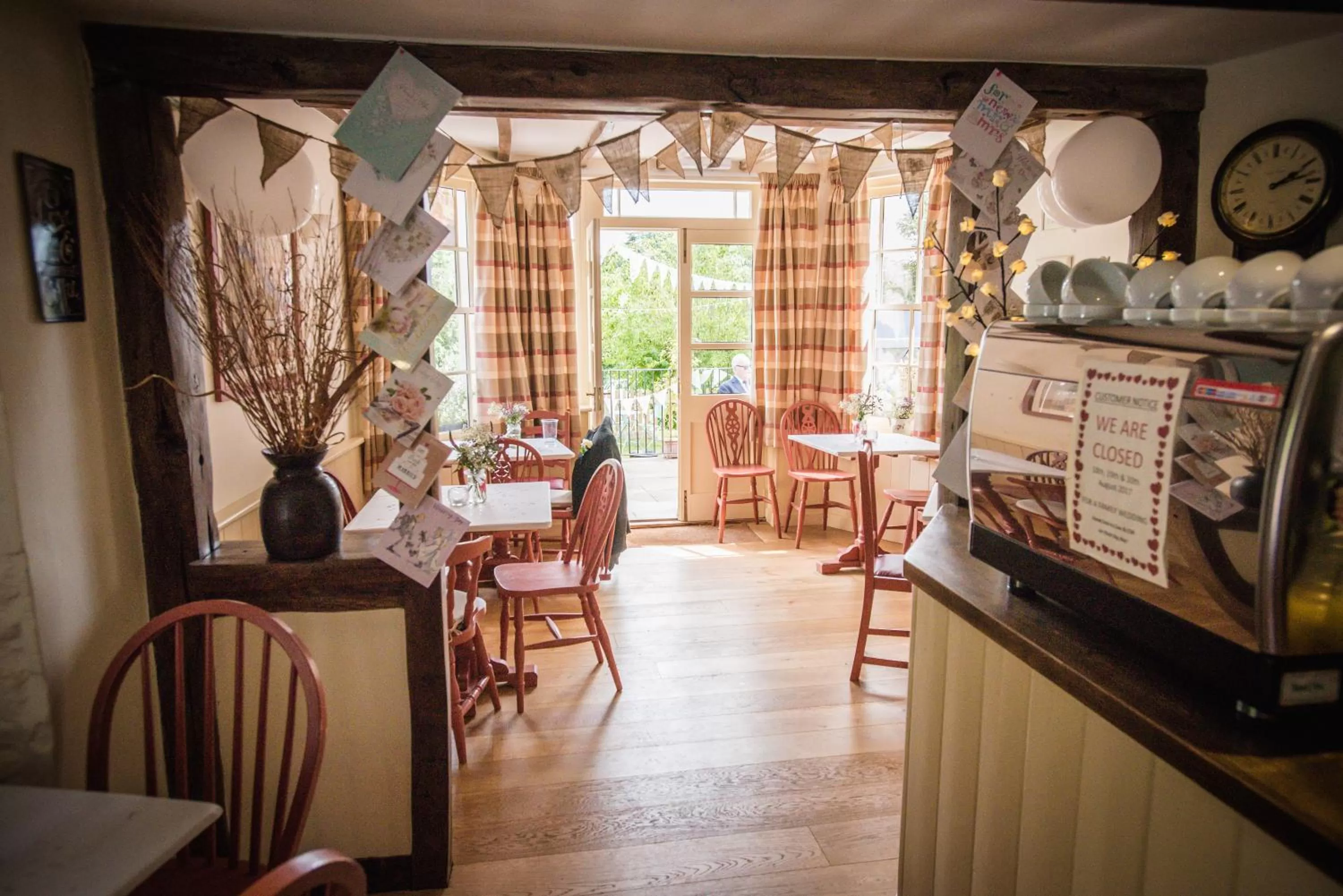 Restaurant/places to eat in Swan House Tea Room and Bed & Breakfast
