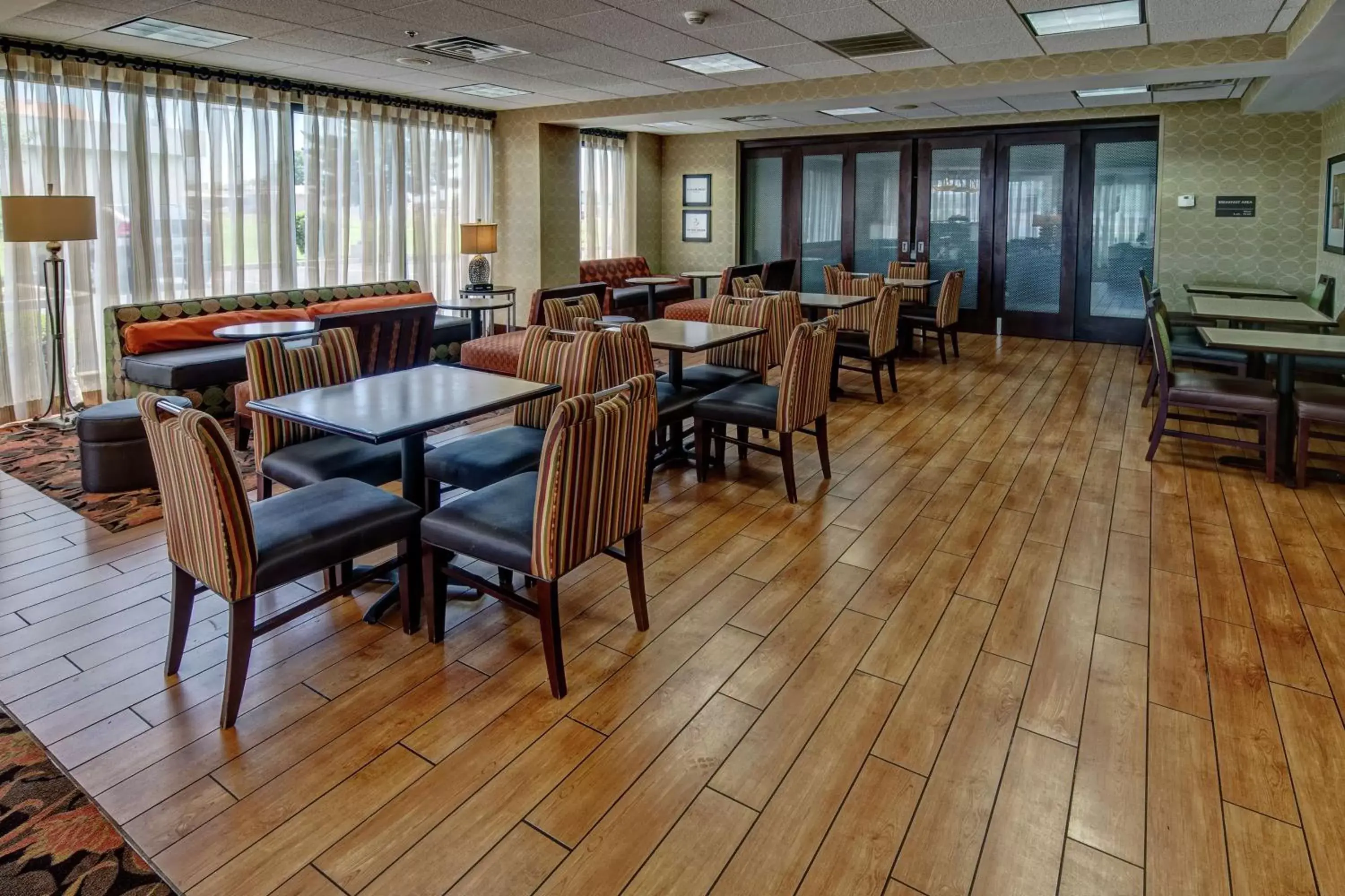 Dining area, Restaurant/Places to Eat in Hampton Inn Blytheville