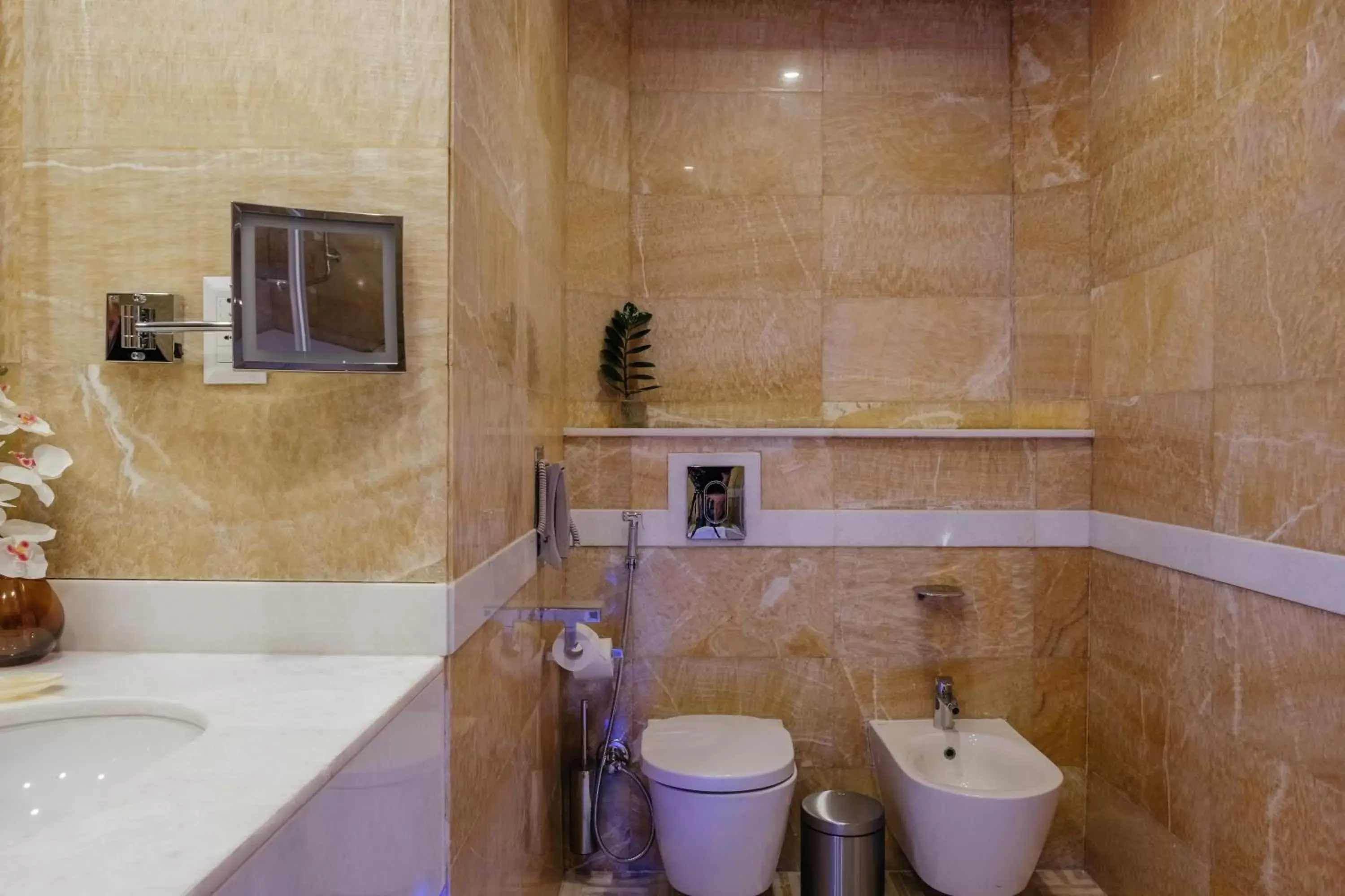 Toilet, Bathroom in Stella Di Mare Dubai Marina Hotel