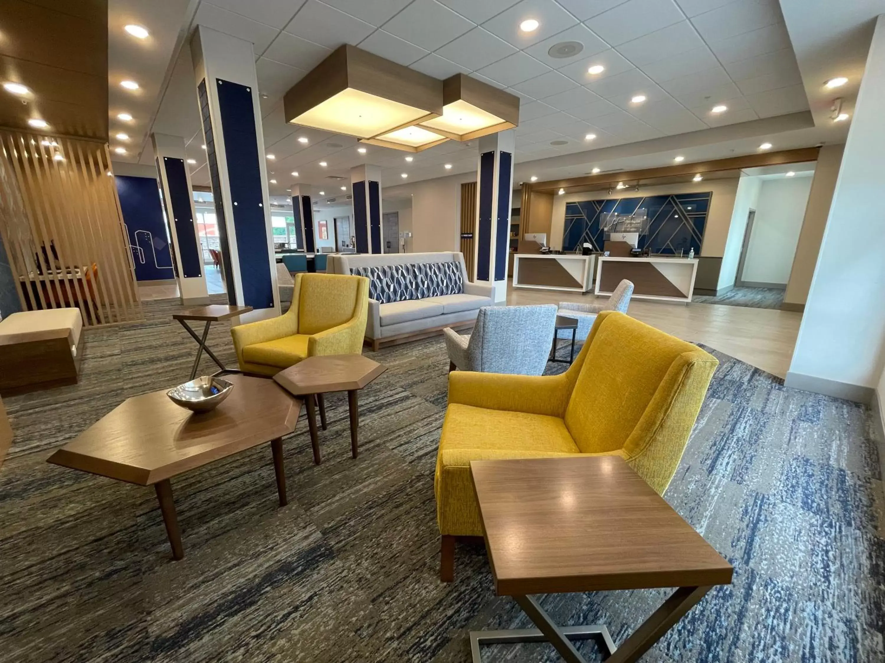 Lobby or reception, Lobby/Reception in Holiday Inn Express & Suites - Ft. Smith - Airport, an IHG Hotel