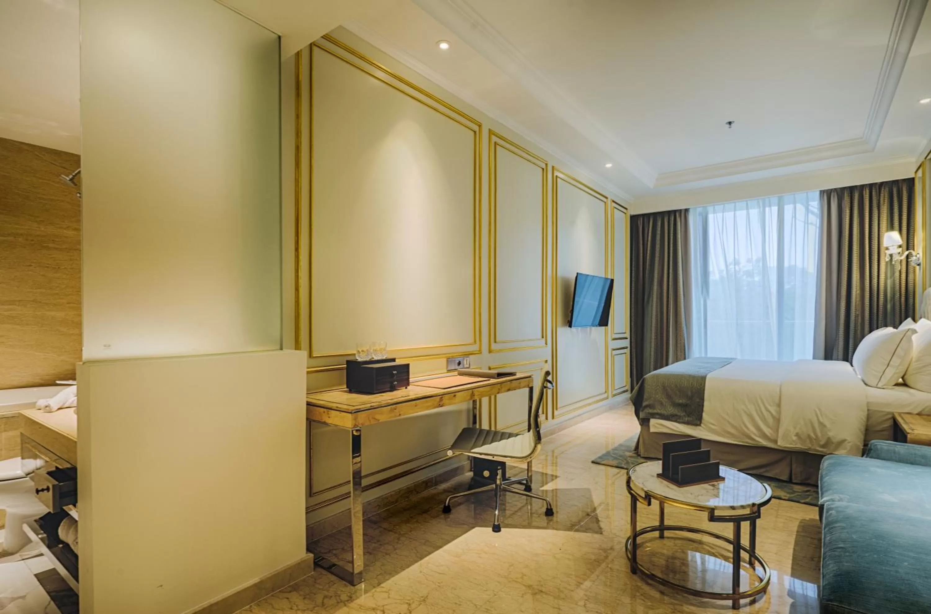 Art Deco Luxury Hotel & Residence