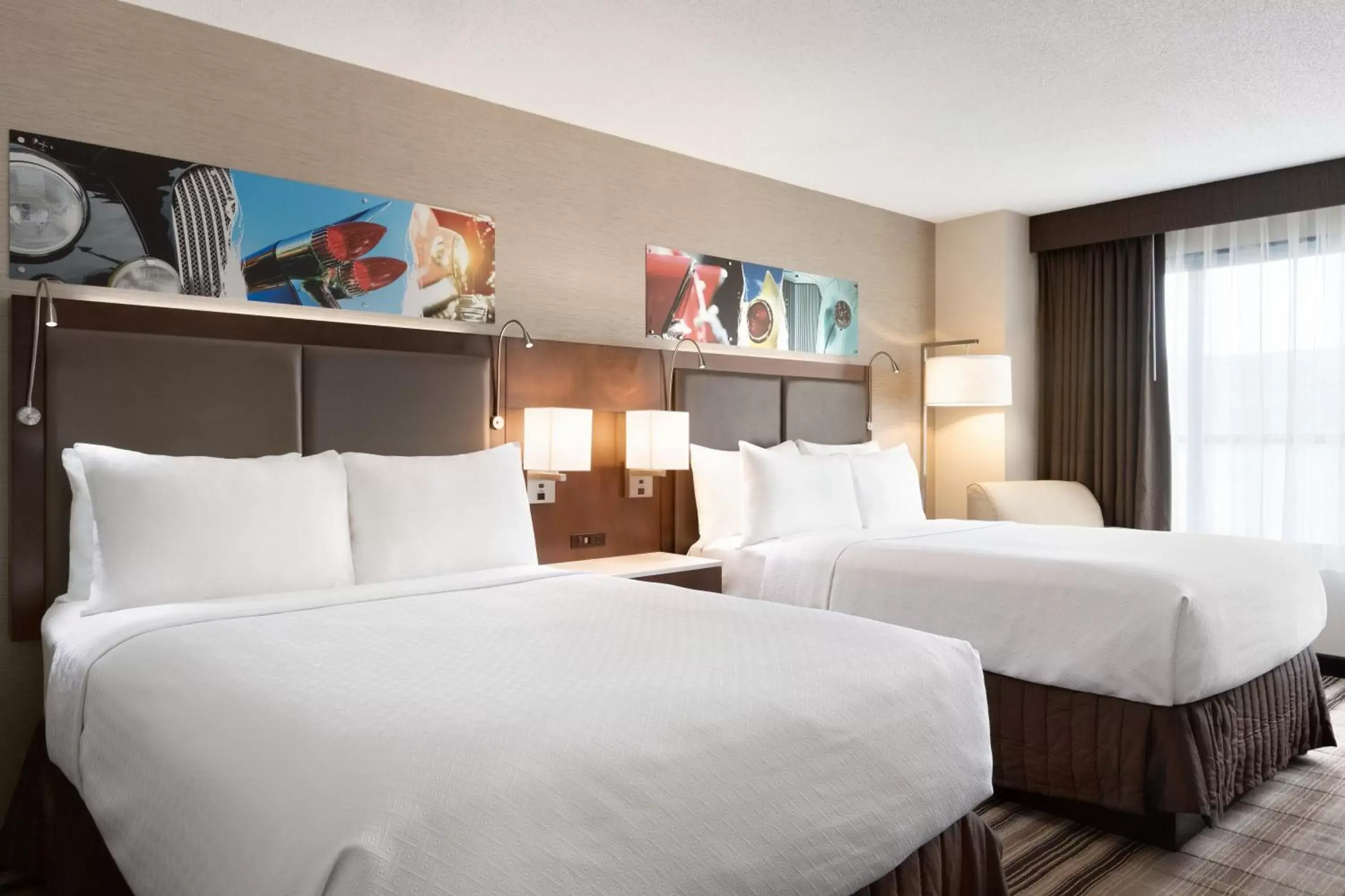Photo of the whole room, Bed in Crowne Plaza Auburn Hills, an IHG Hotel