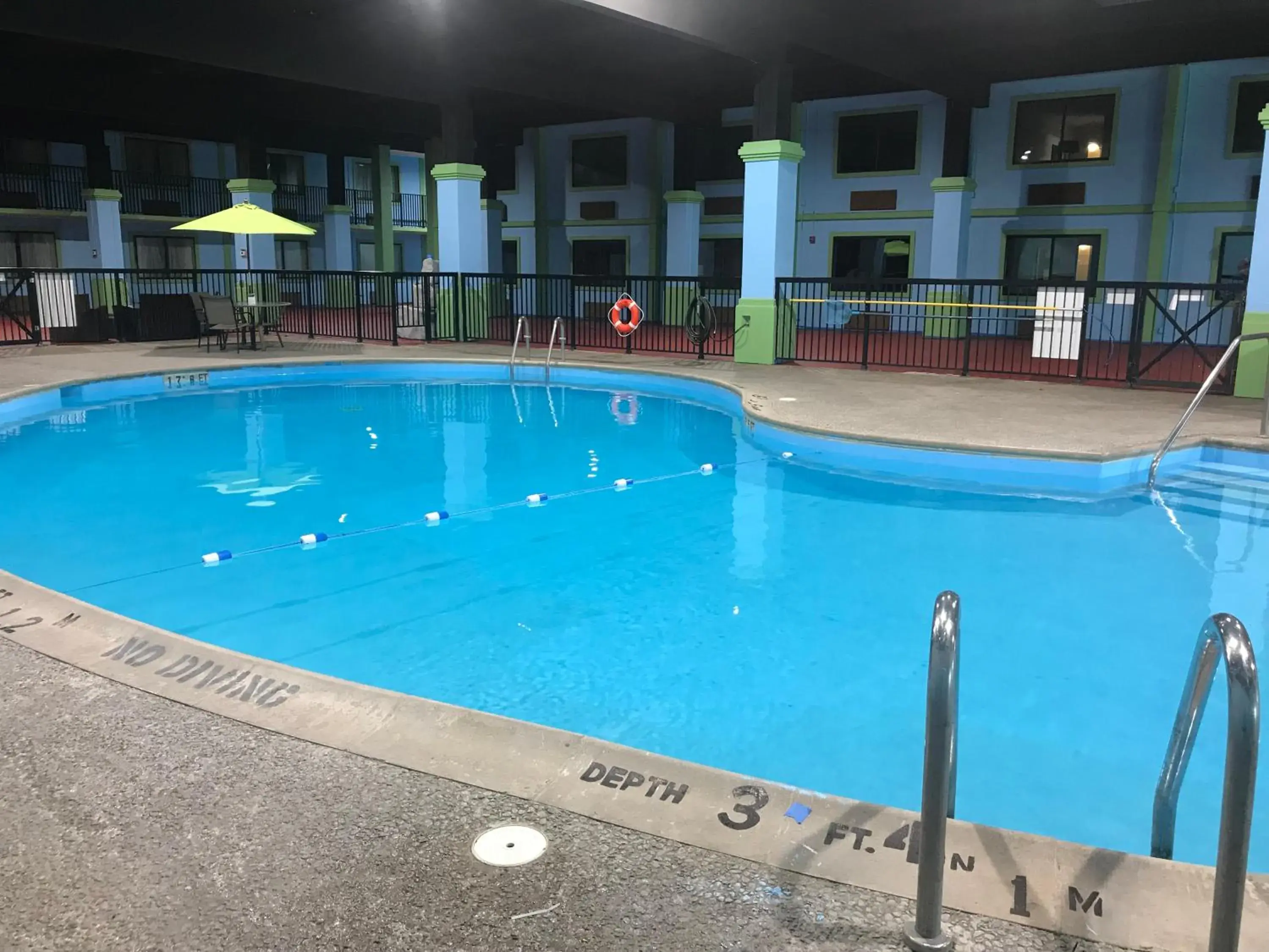 Swimming Pool in Quality Inn