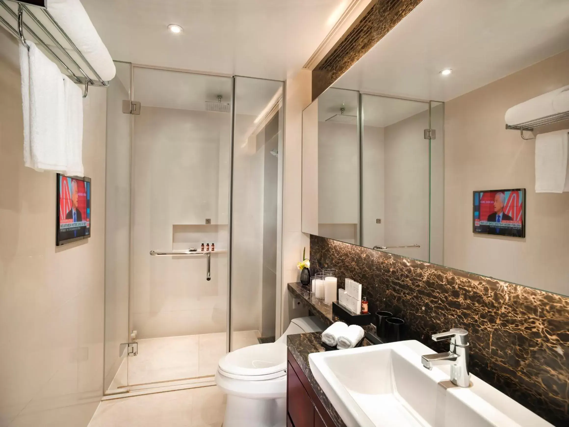 Bathroom in Oakwood Premier Guangzhou-Canton Fair Free Shuttle Bus