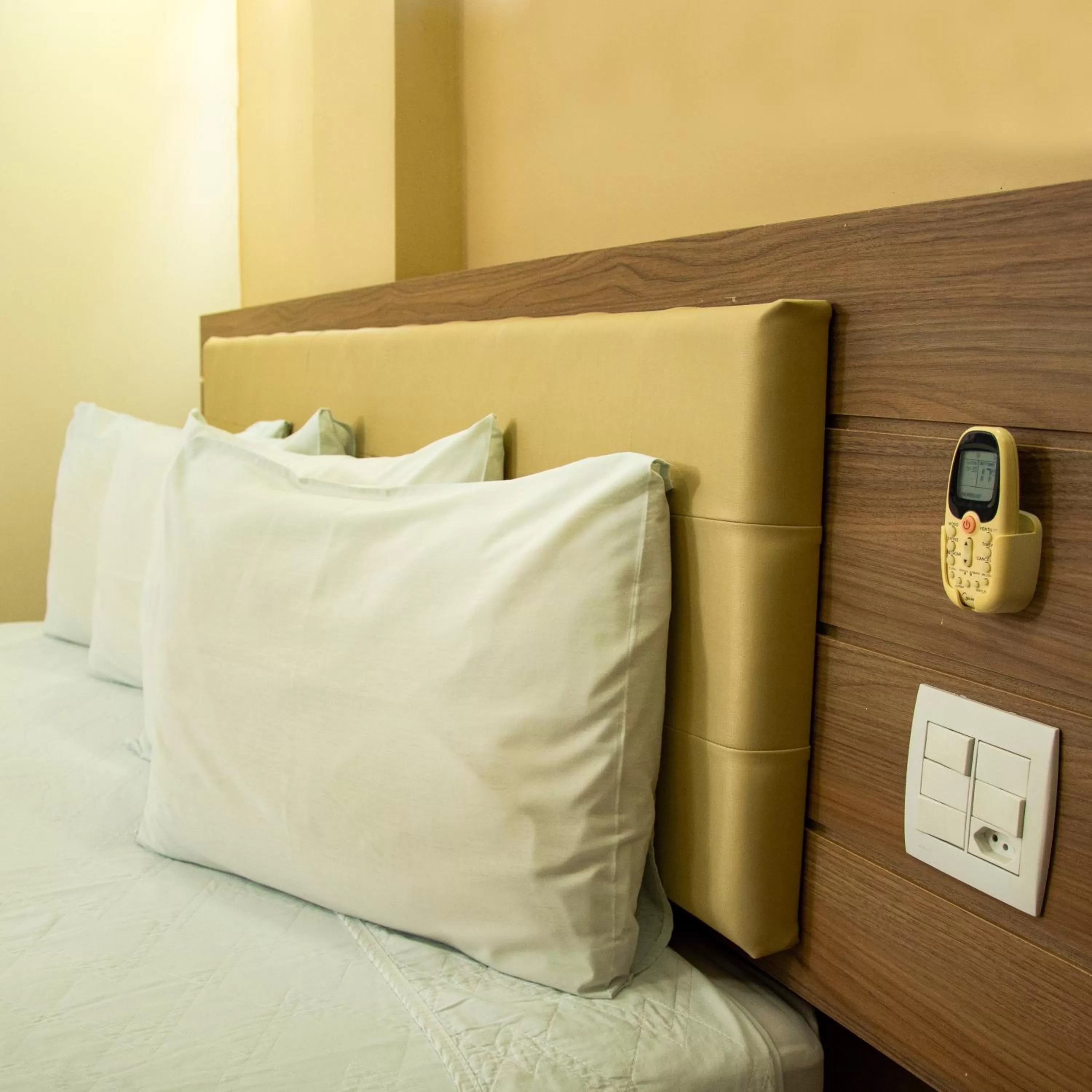 Bed in Larison Executive - by Easy Hotéis