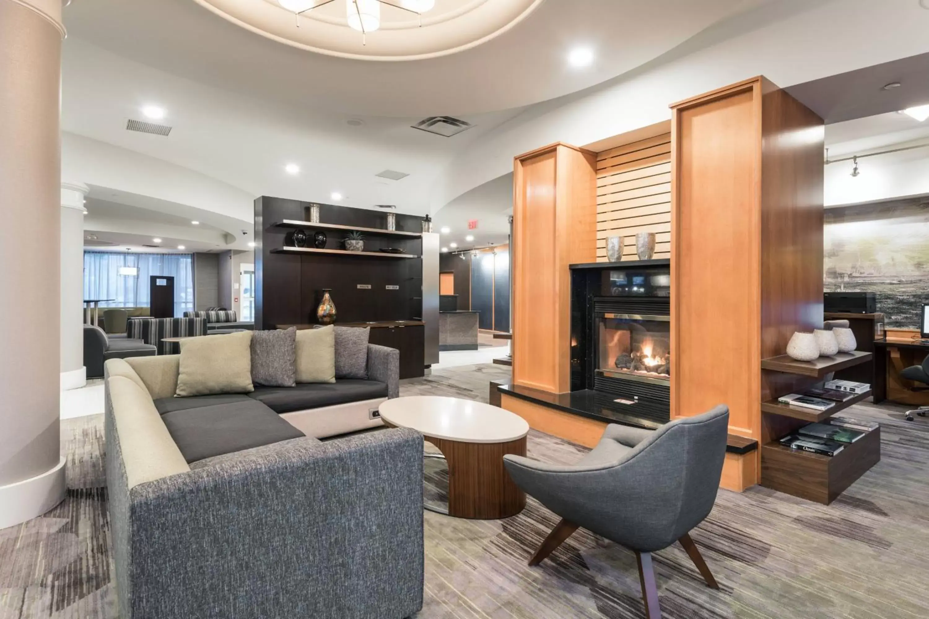 Lobby or reception, Lounge/Bar in Courtyard by Marriott Toronto Vaughan