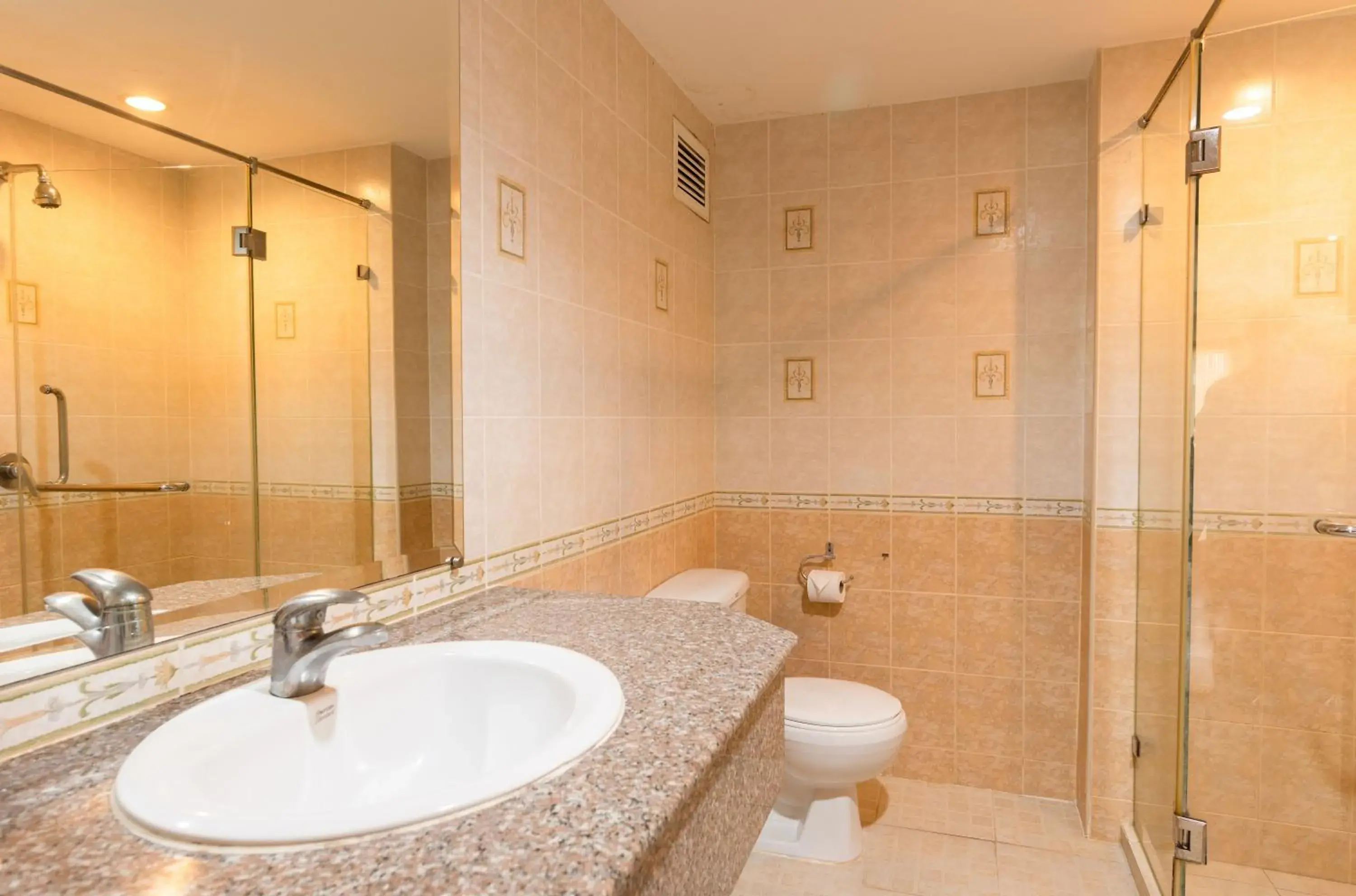 Shower, Bathroom in Jomtien Beach Residence