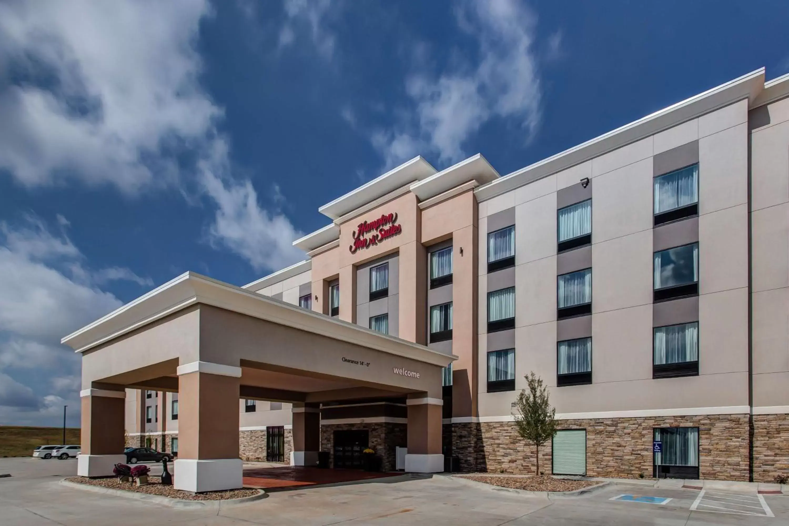 Hampton Inn & Suites-Wichita/Airport, KS Hampton Inn & Suites-Wichita/Airport, KS