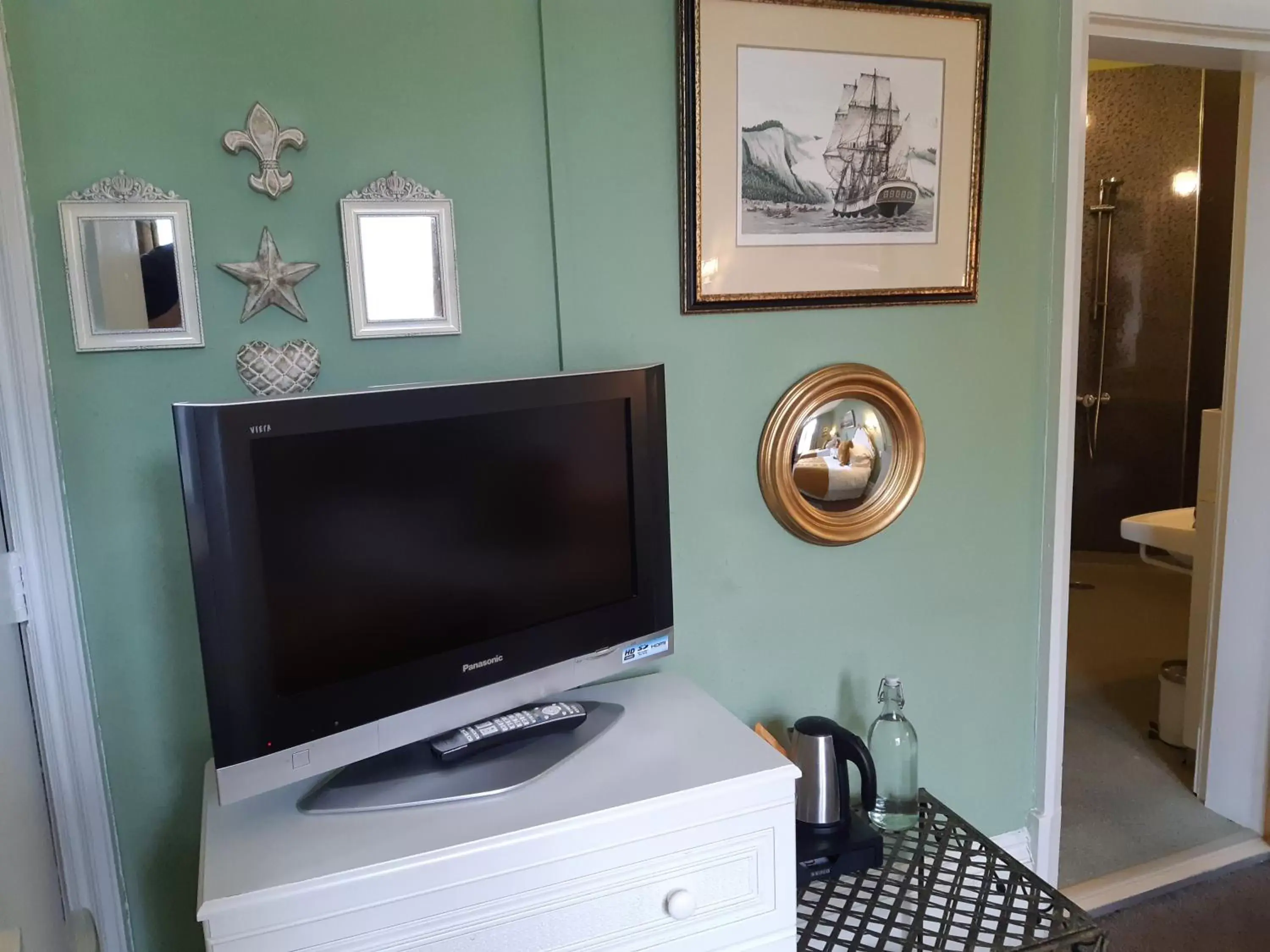 TV/Entertainment Center in Holywell House