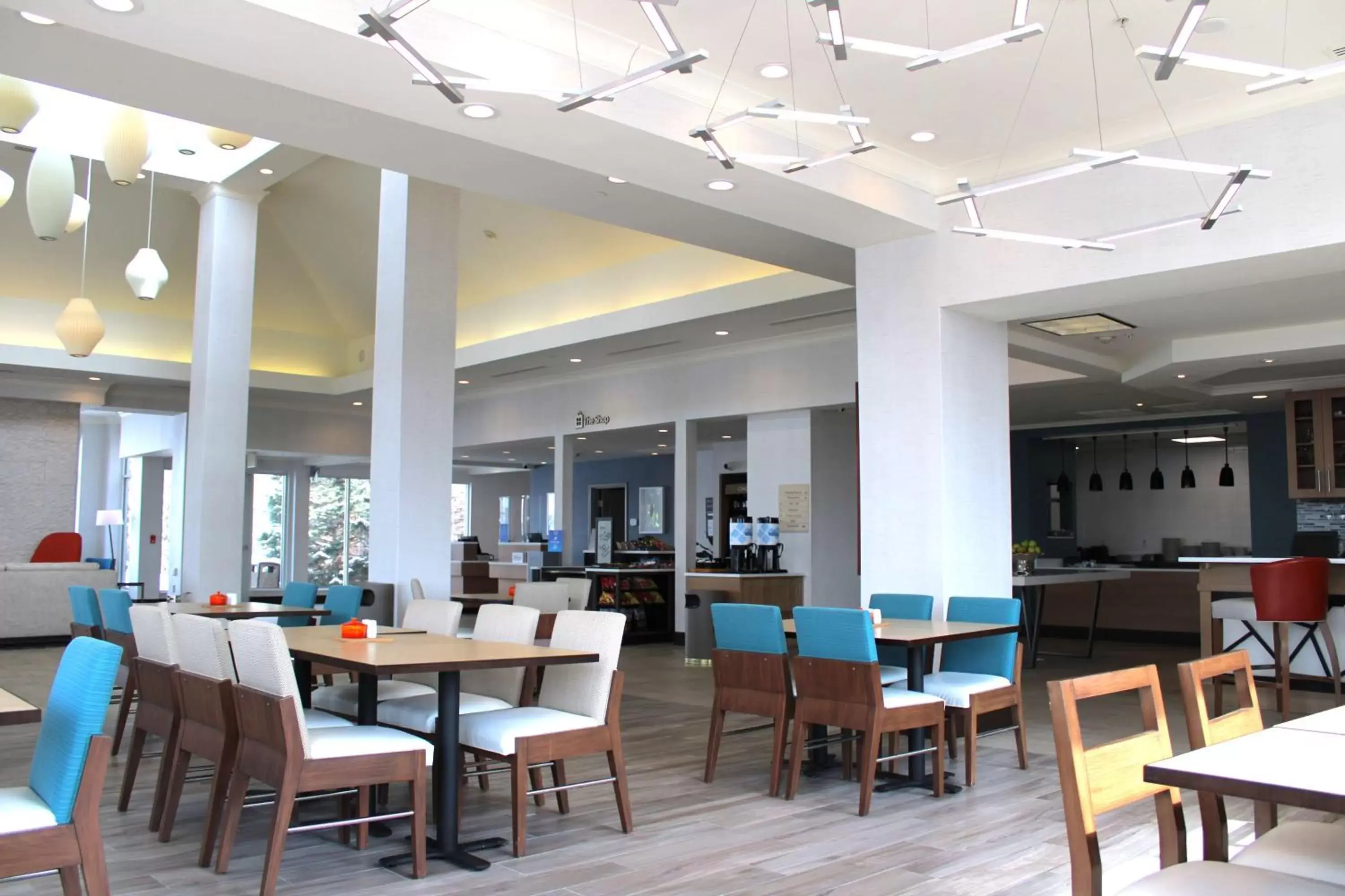 Restaurant/Places to Eat in Hilton Garden Inn Colorado Springs Airport