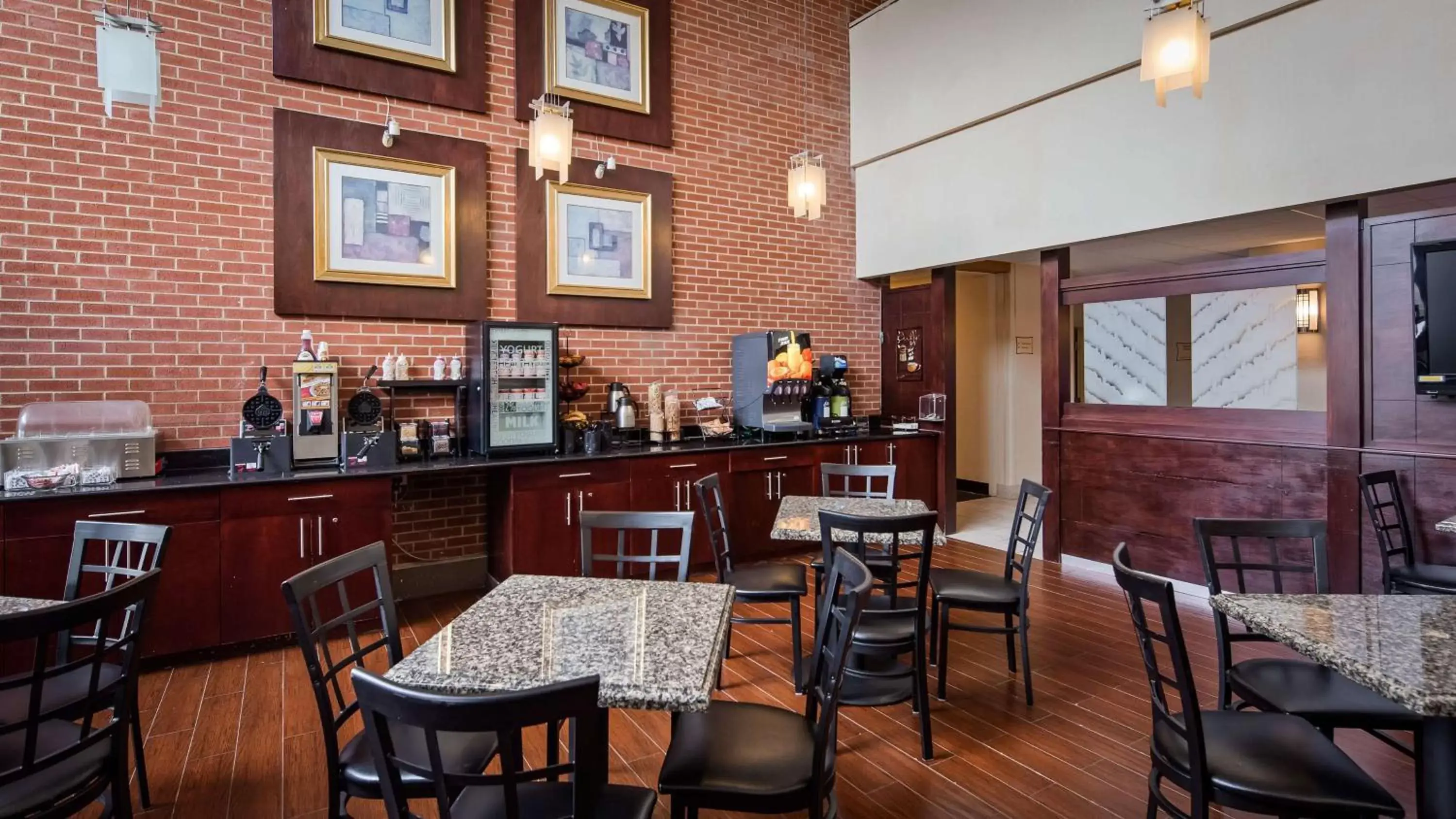Restaurant/Places to Eat in Best Western Plus Reading Inn & Suites