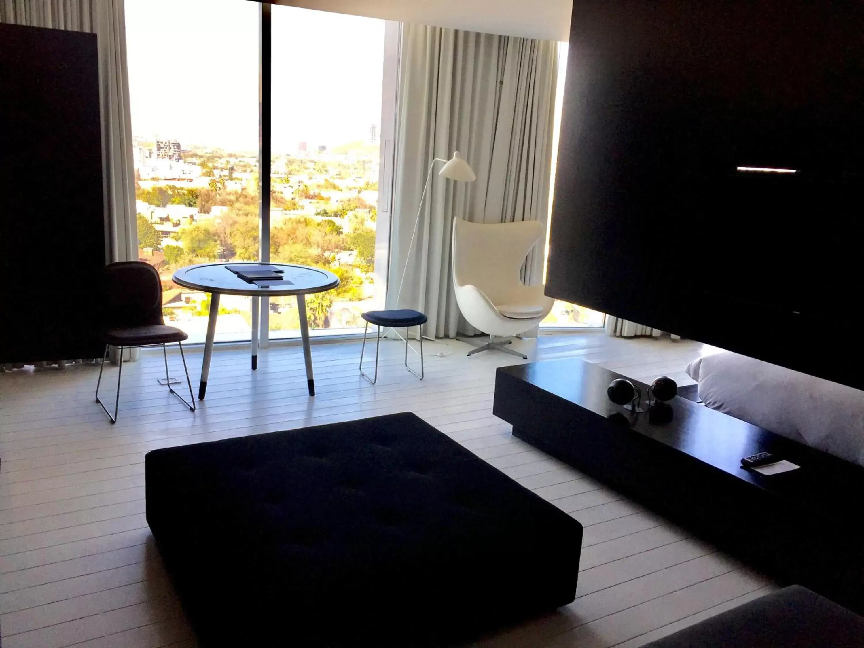 Living room, TV/Entertainment Center in Habita Monterrey, a Member of Design Hotels