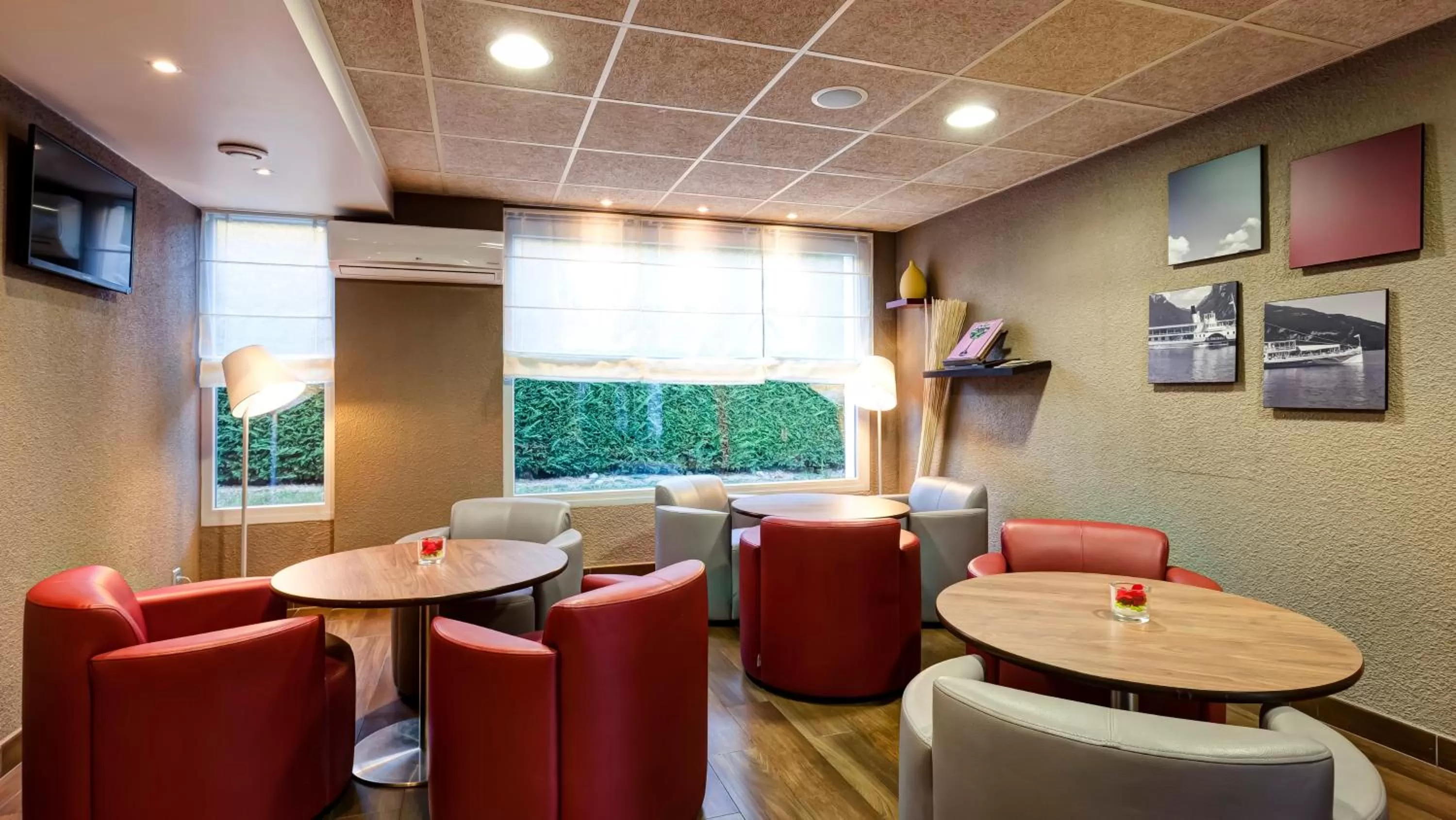 Staff in Campanile Genève - Ferney-Voltaire