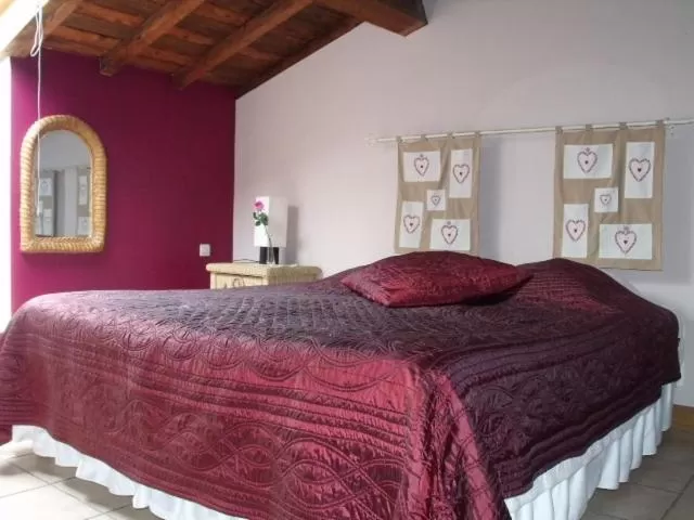 Bed in Domaine La Sauzette