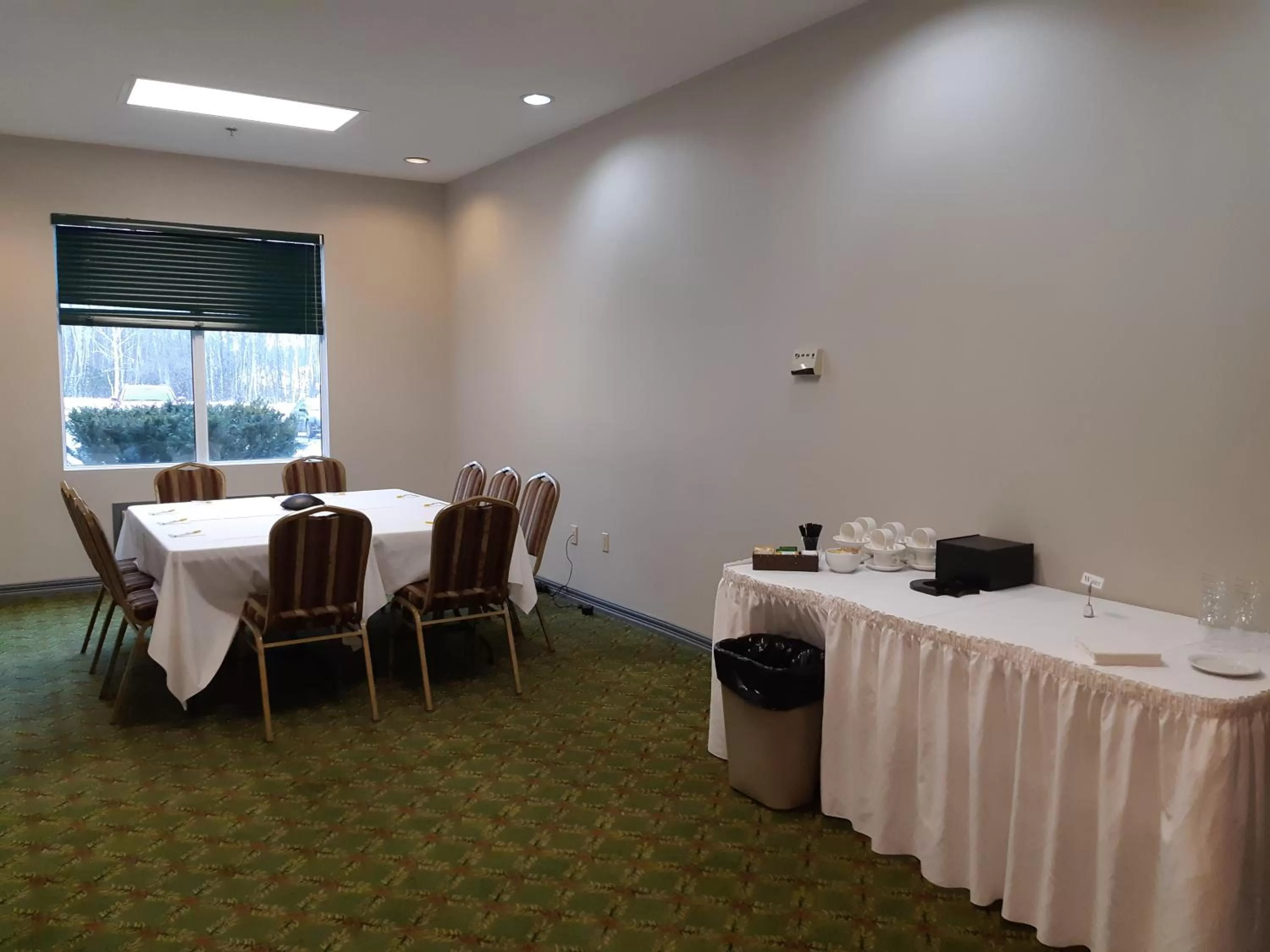 Meeting/conference room in Days Inn by Wyndham Oromocto Conference Centre