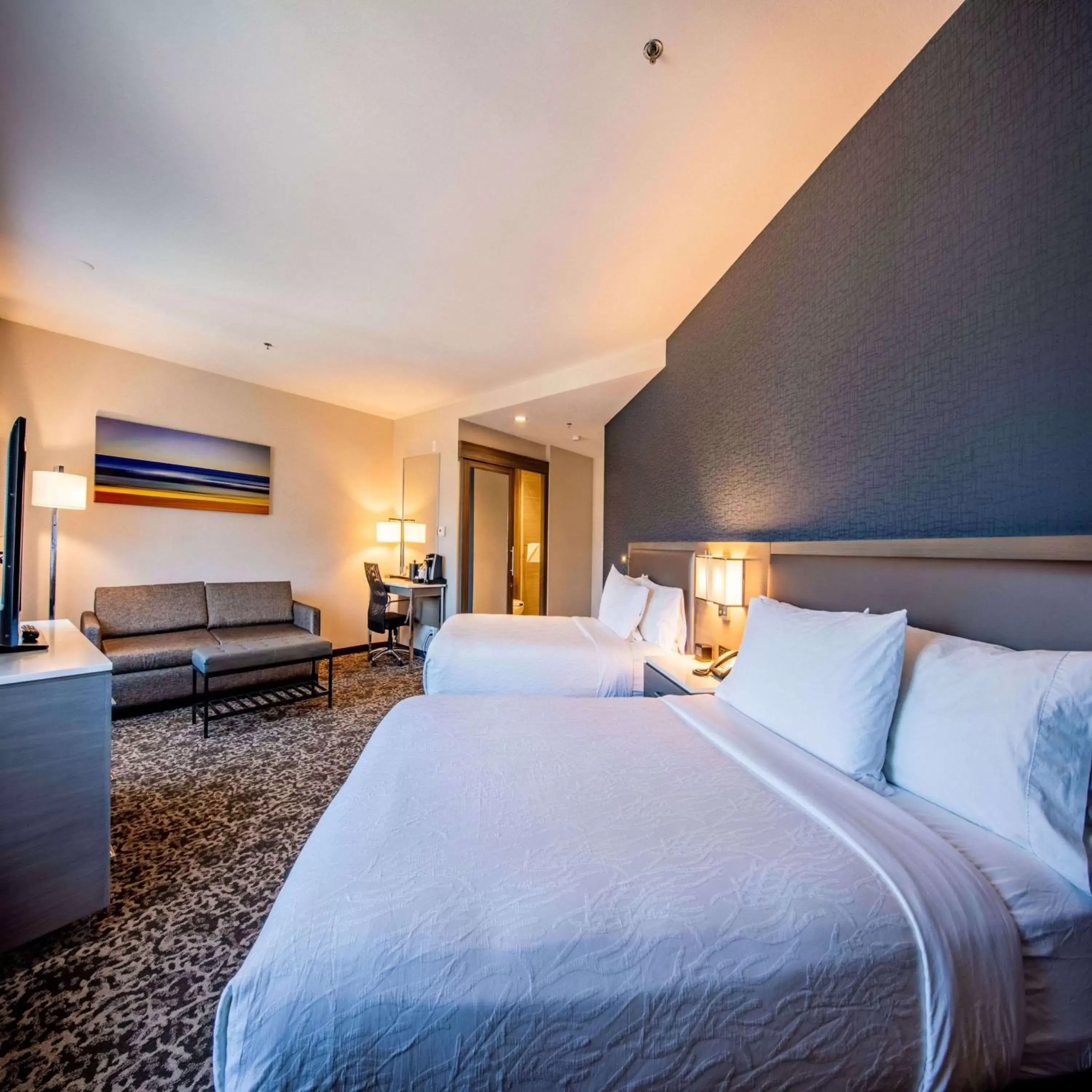 Bedroom, Bed in Hilton Garden Inn San Diego Mission Valley/Stadium Bedroom, Bed in Hilton Garden Inn San Diego Mission Valley/Stadium