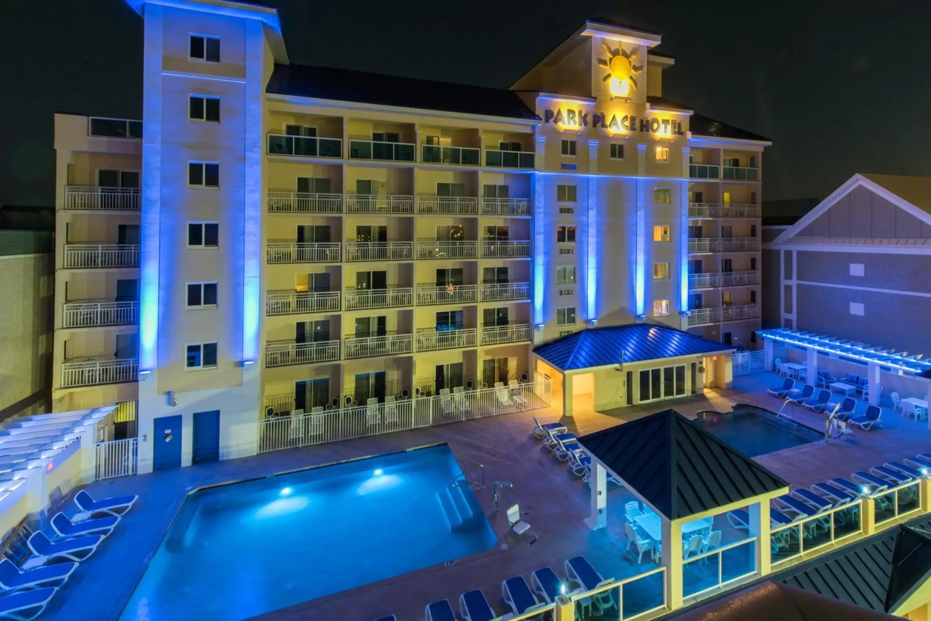 Property building, Swimming Pool in Park Place Hotel