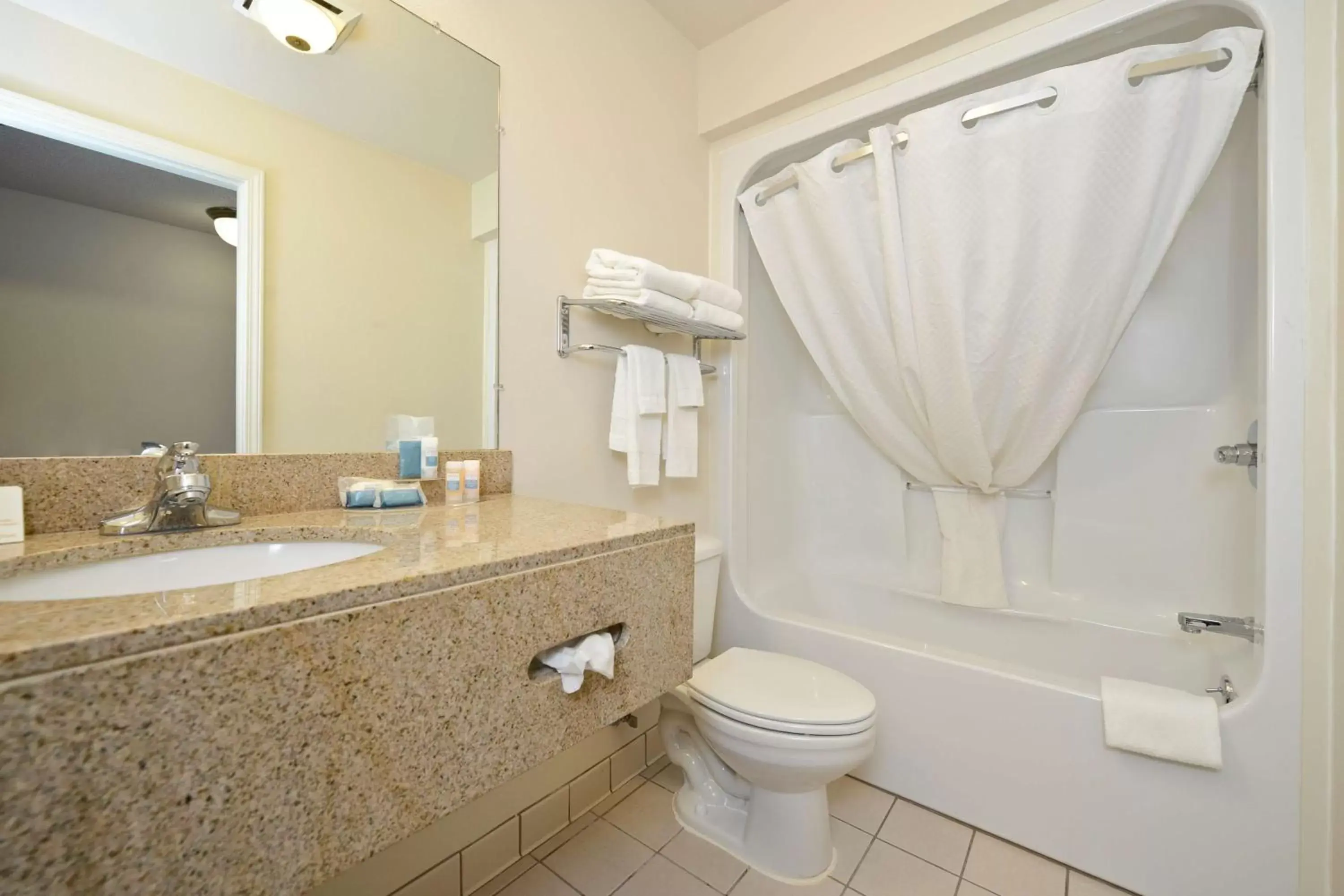 Photo of the whole room, Bathroom in SureStay Hotel by Best Western Blackwell