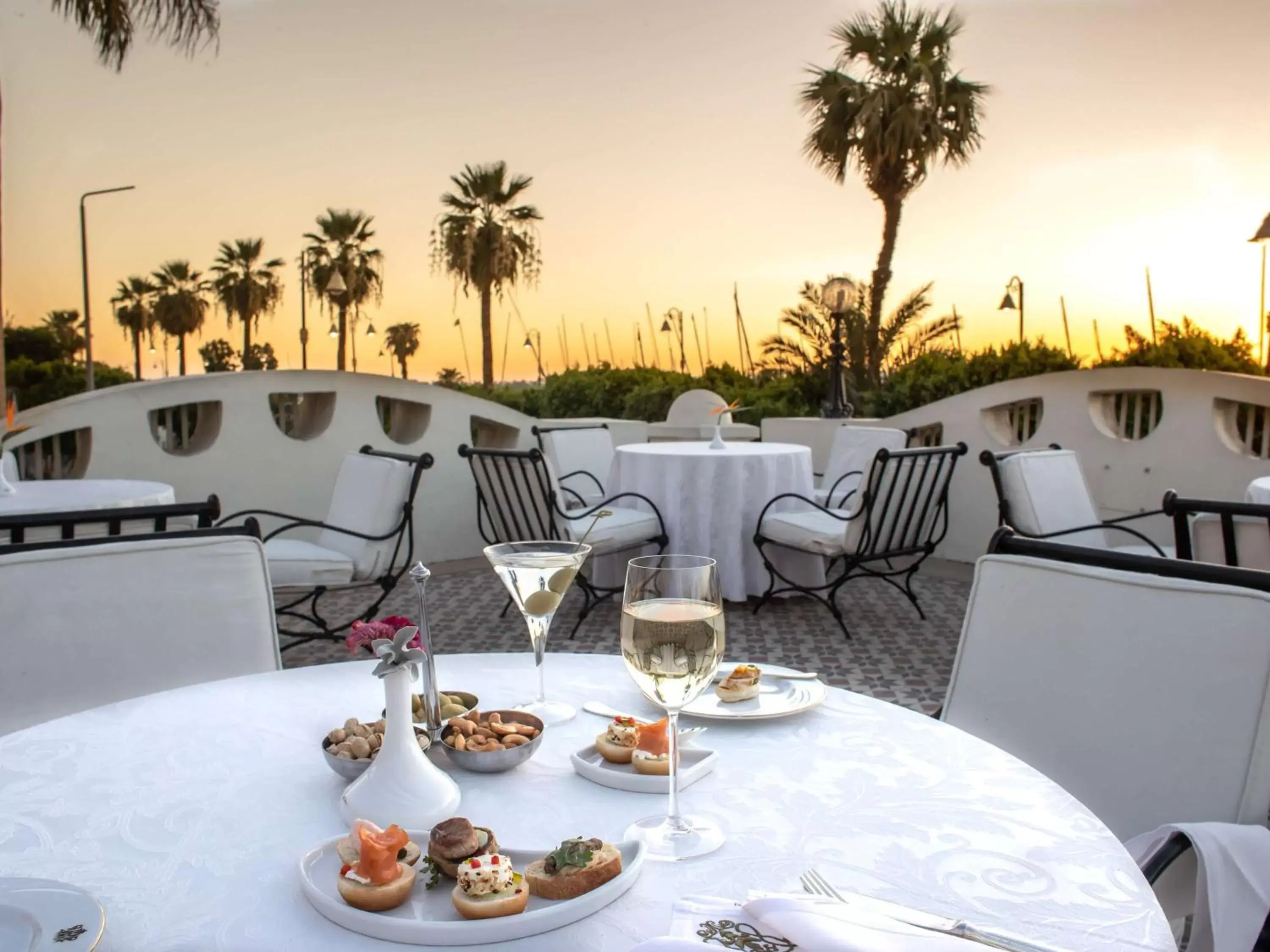 Lounge or bar in Sofitel Winter Palace Luxor