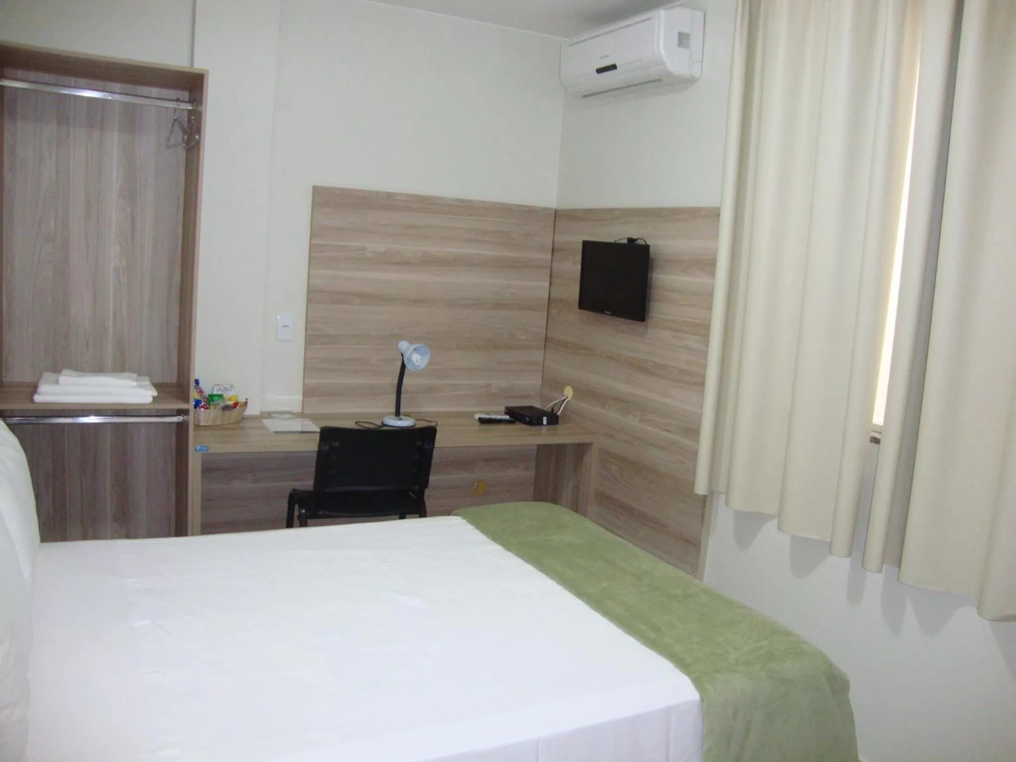 Bed in Hotel Golden JK