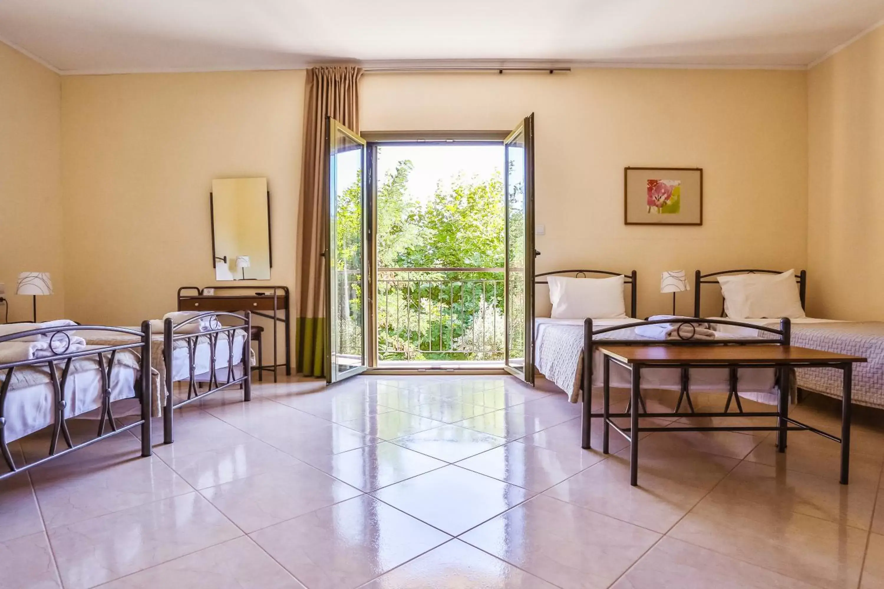 Bedroom, Dining Area in Hotel Marathia