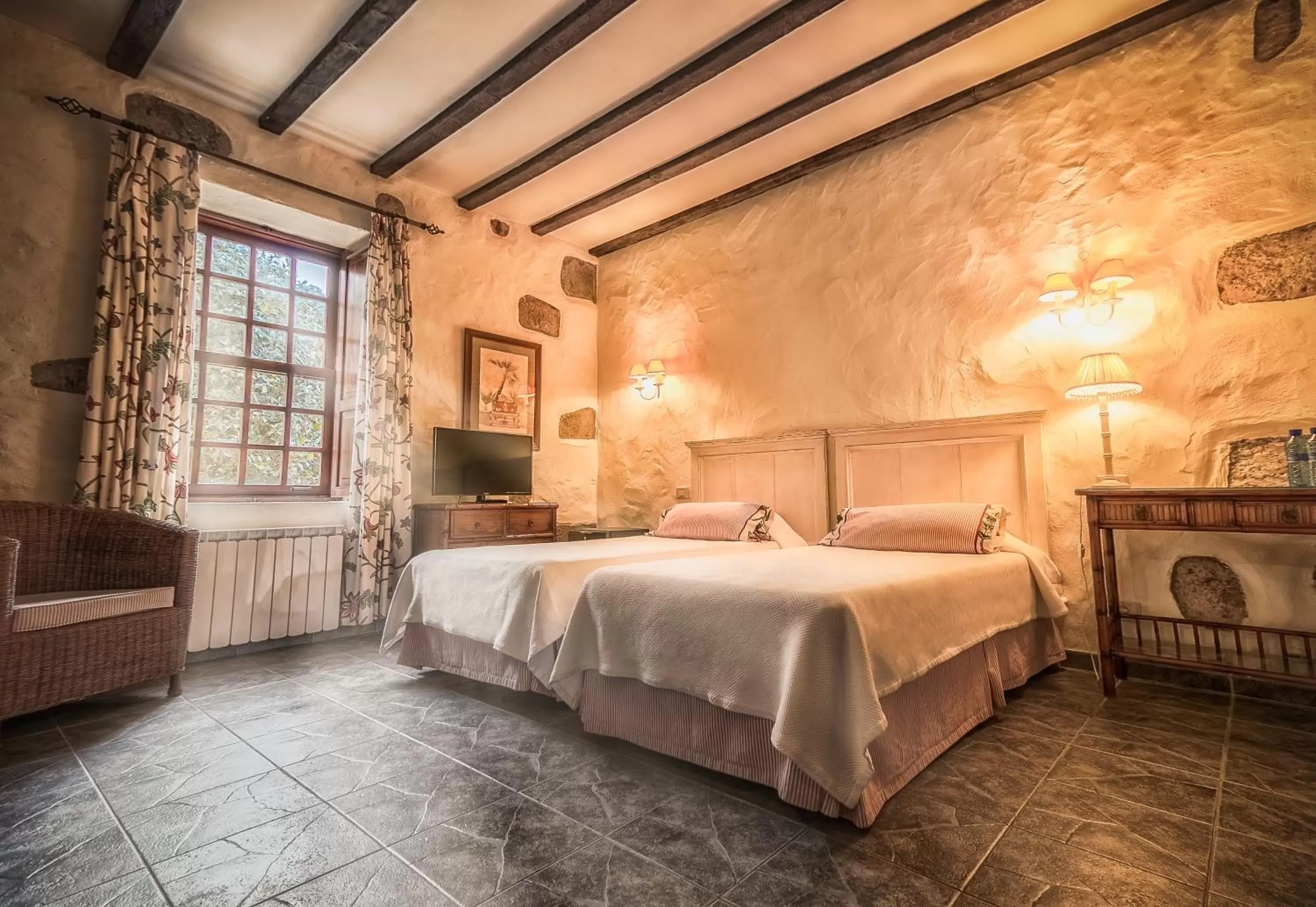 Photo of the whole room, Bed in Hotel Rural LIVVO Maipez