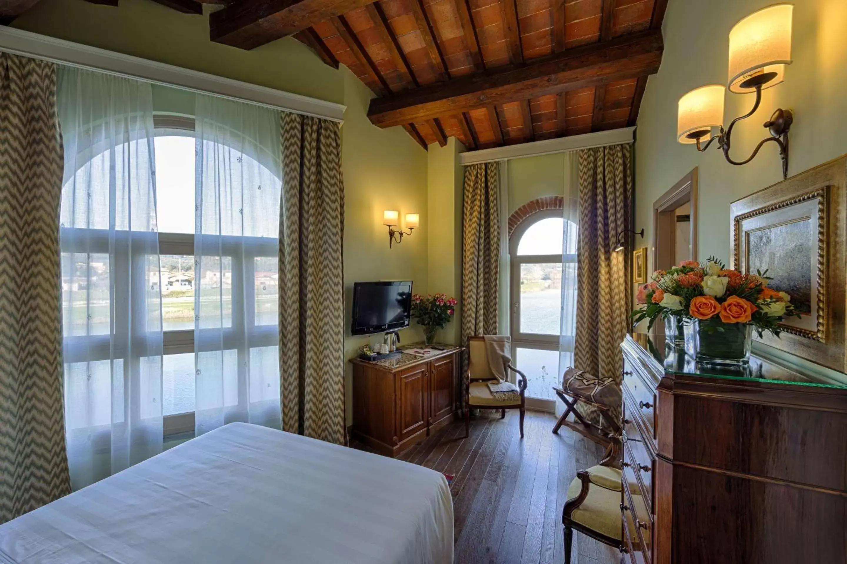 Bedroom in Hotel Mulino di Firenze - WorldHotels Crafted