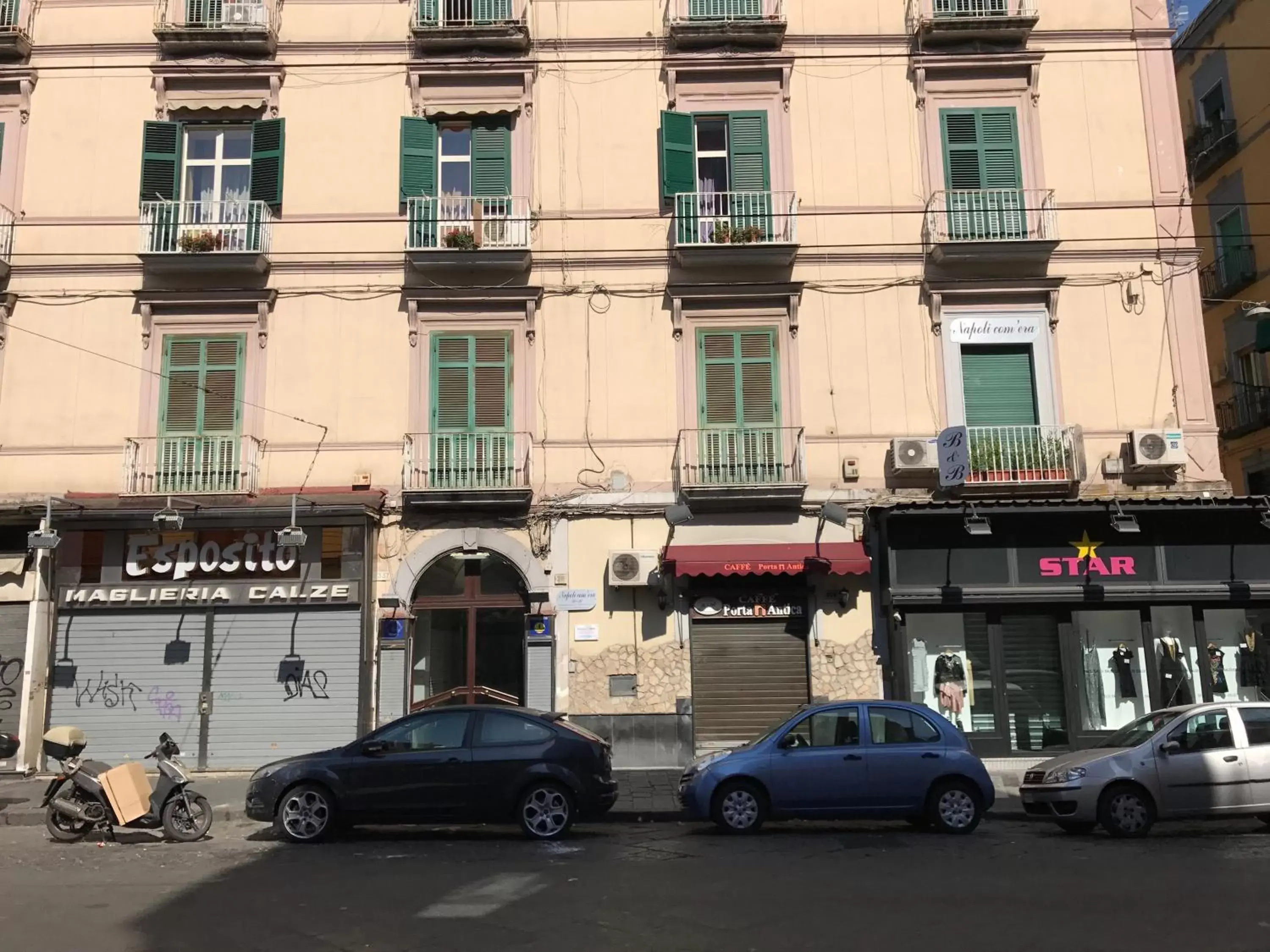 Property Building in Napoli Com'era