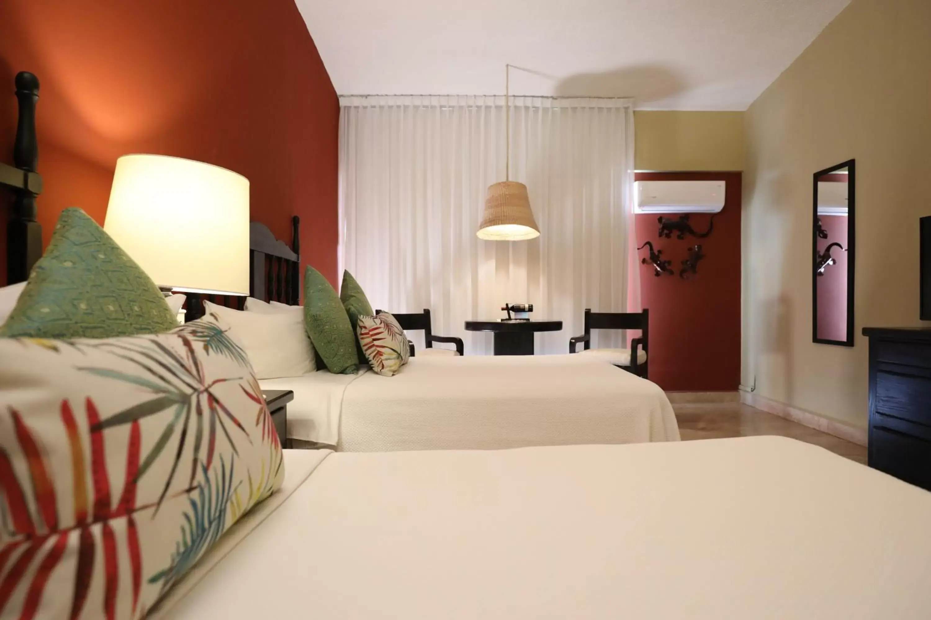 Bedroom, Bed in Hotel Montetaxco