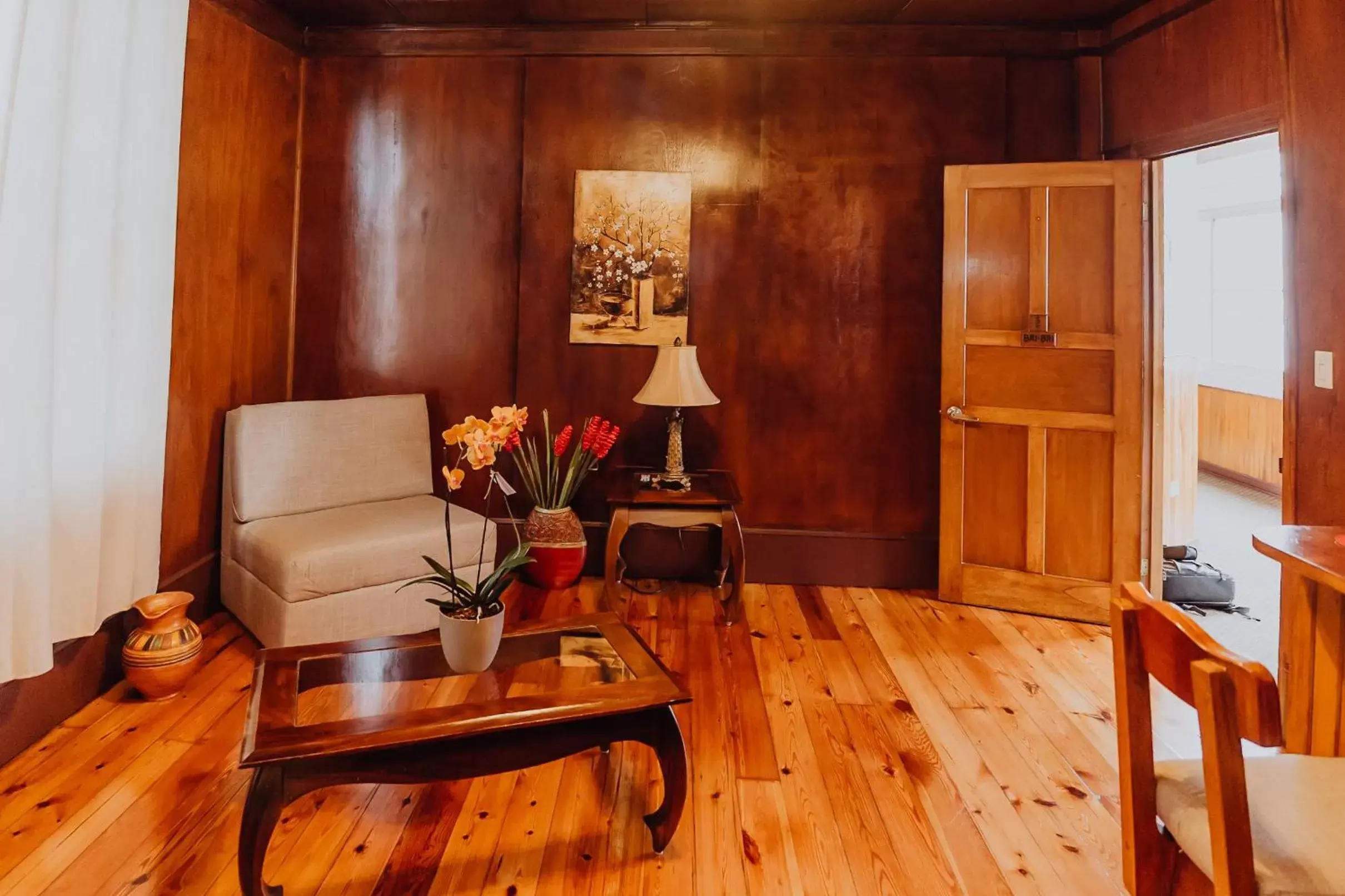 Seating Area in Hotel Dunn Inn