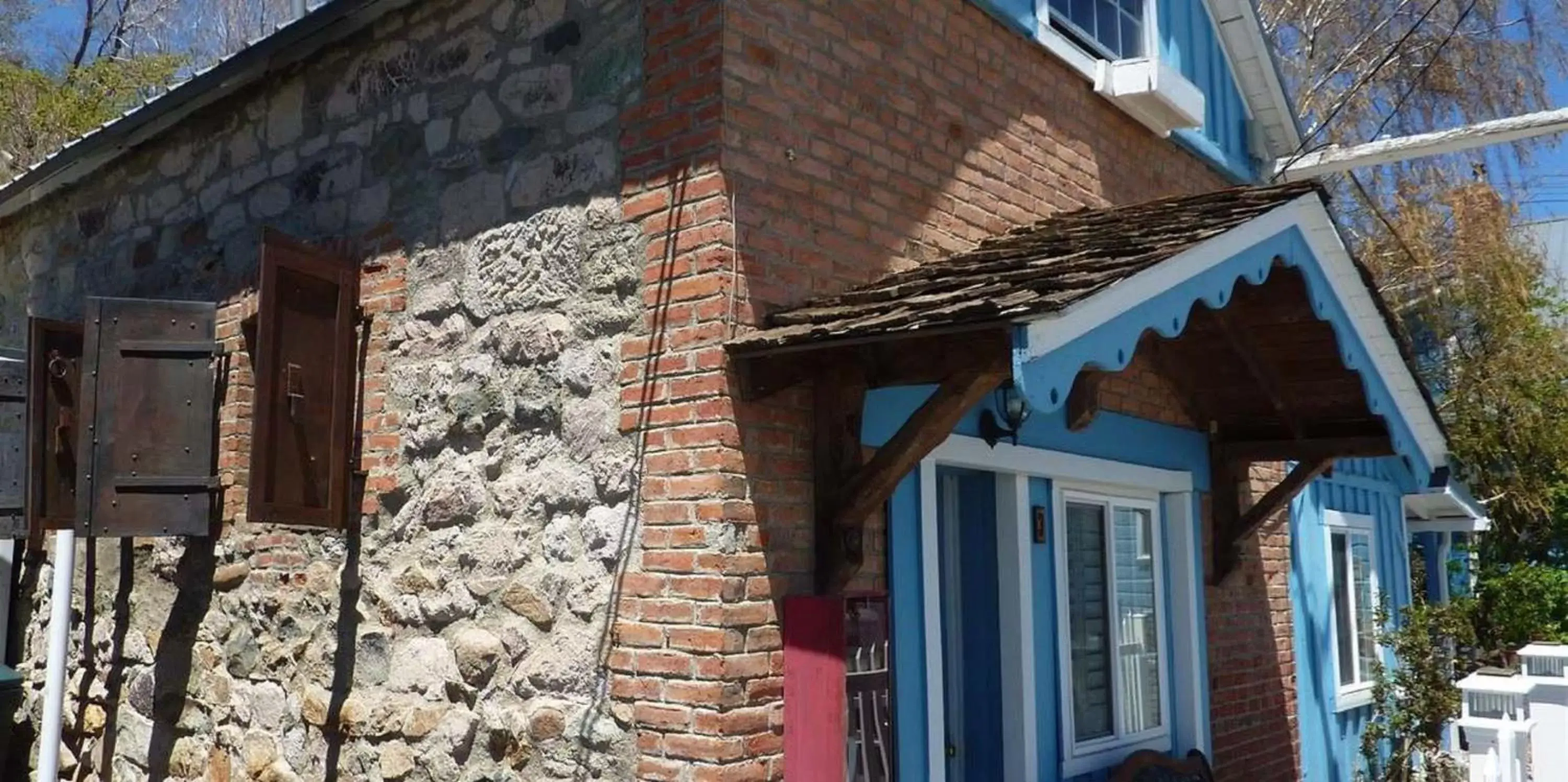 Property building in Sugarloaf Mountain Motel Property building in Sugarloaf Mountain Motel