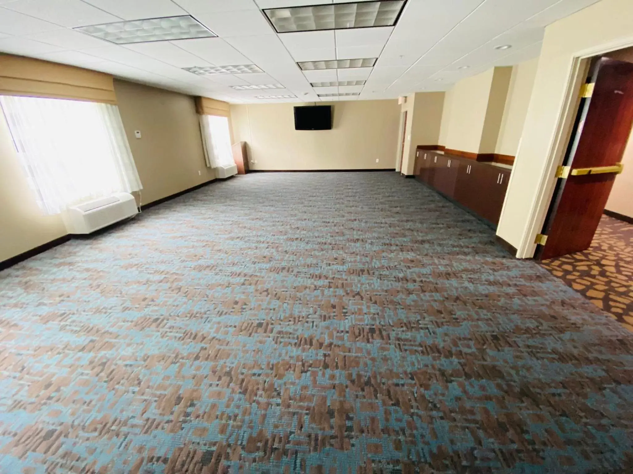 Meeting/conference room in Sleep Inn & Suites Jacksonville near Camp Lejeune