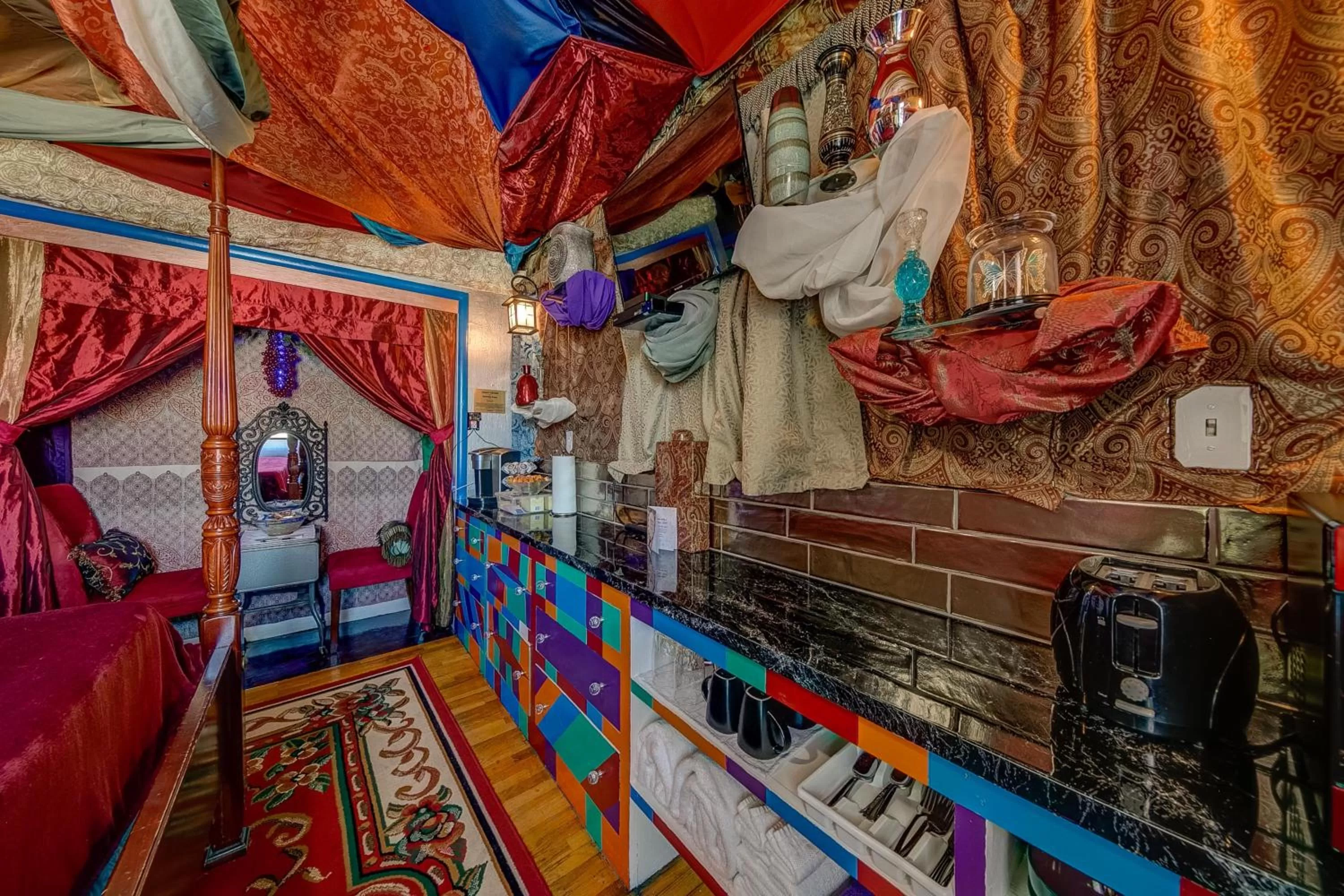 Decorative detail in The Oasis on Eisenhower