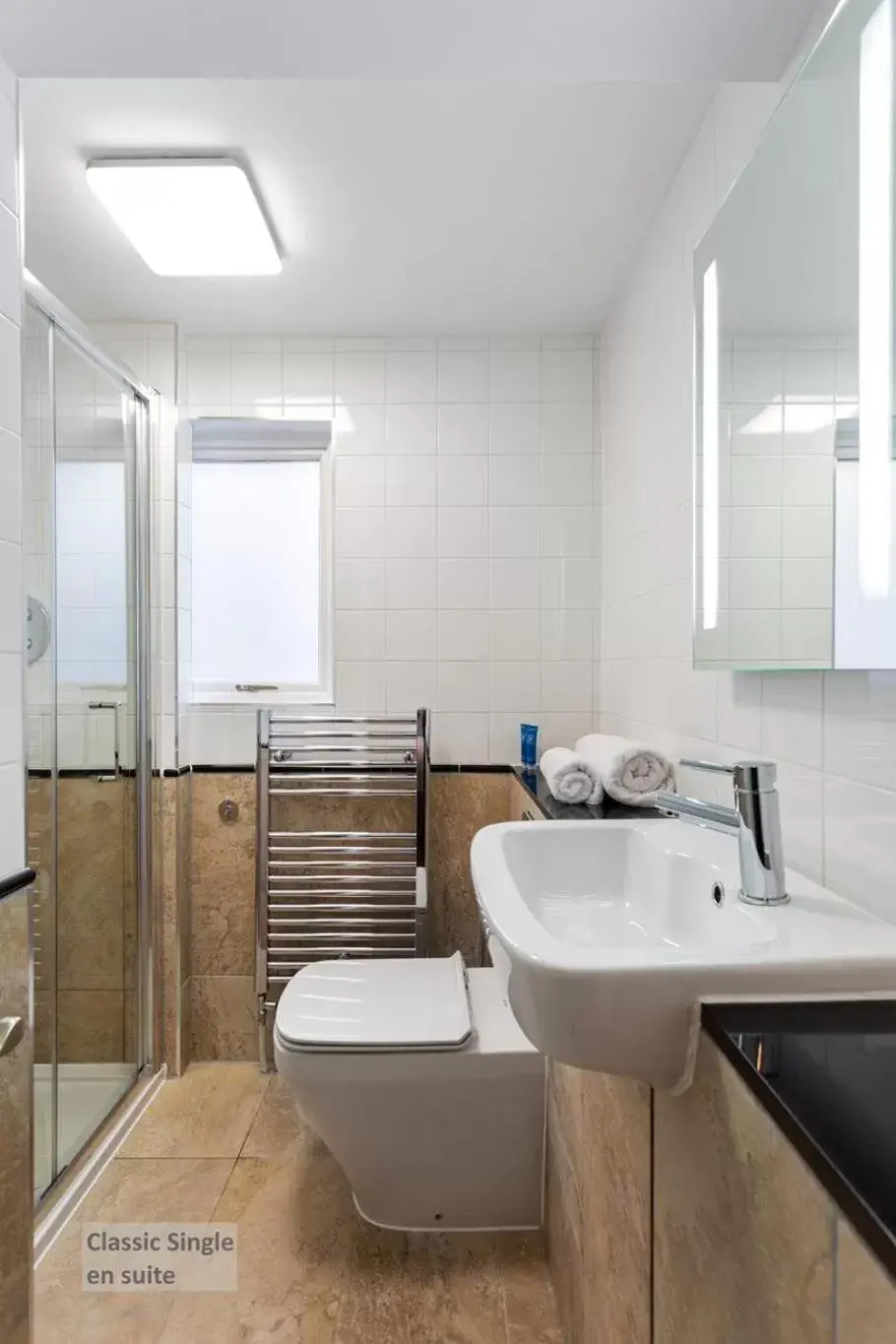 Shower, Bathroom in Gardiner Lodge